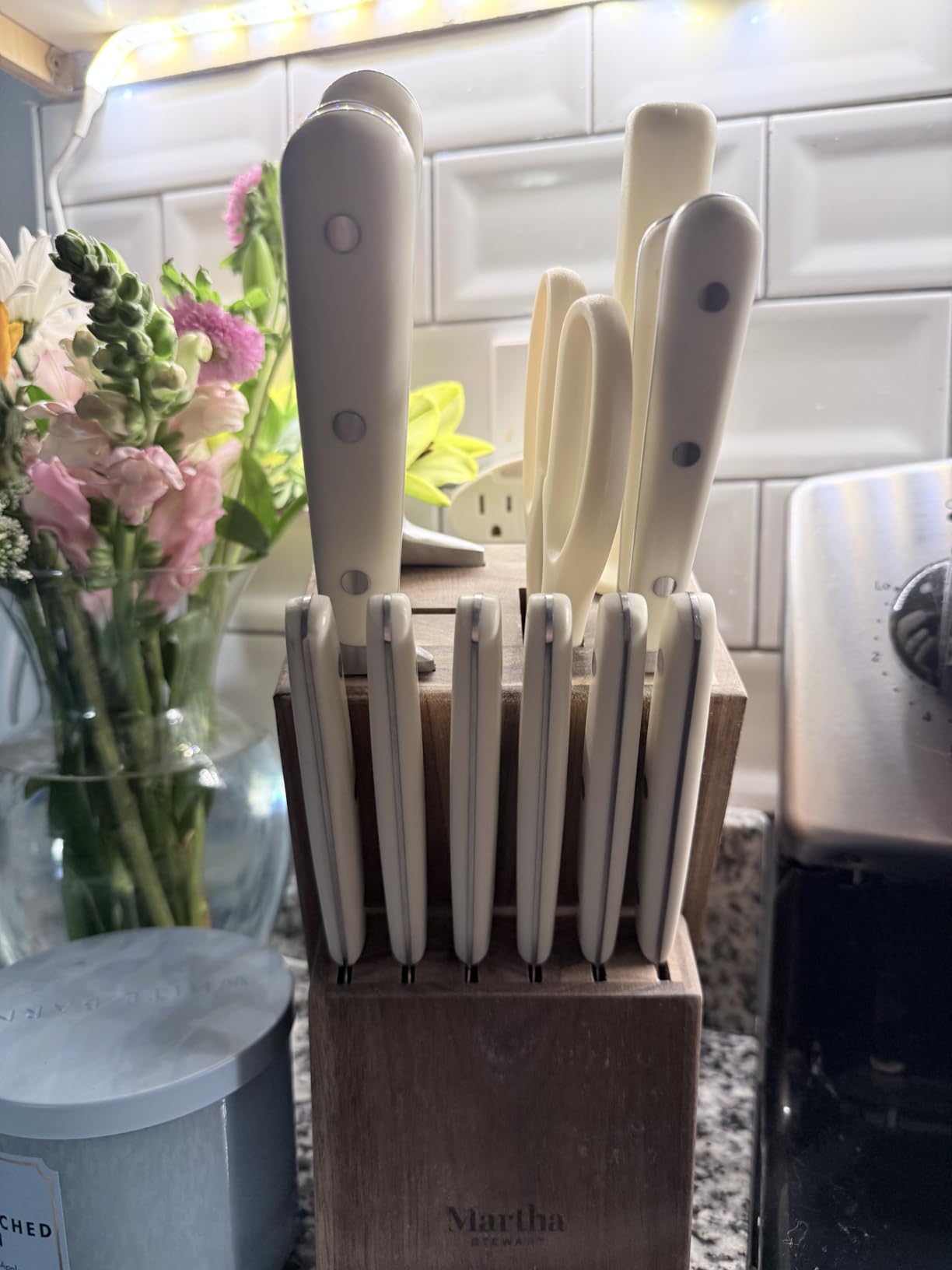 MARTHA STEWART Eastwalk 14 Piece High Carbon Stainless Steel Cutlery Kitchen Knife Block Set with ABS Triple Riveted Forged Handle Acacia Wood Block - Linen White customer photo 1