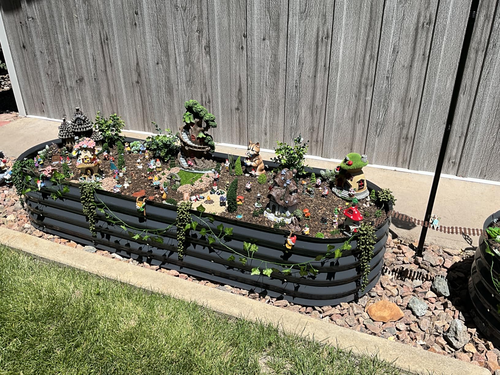 Utopia Home Galvanized Raised Garden Bed Kit 4x2x1ft, Planter Box Raised Garden Beds Outdoor, Easy Assembly Metal Raised Bed for Gardening Vegetables, Fruits, Flowers - Pack of 01 - Silver customer photo 1