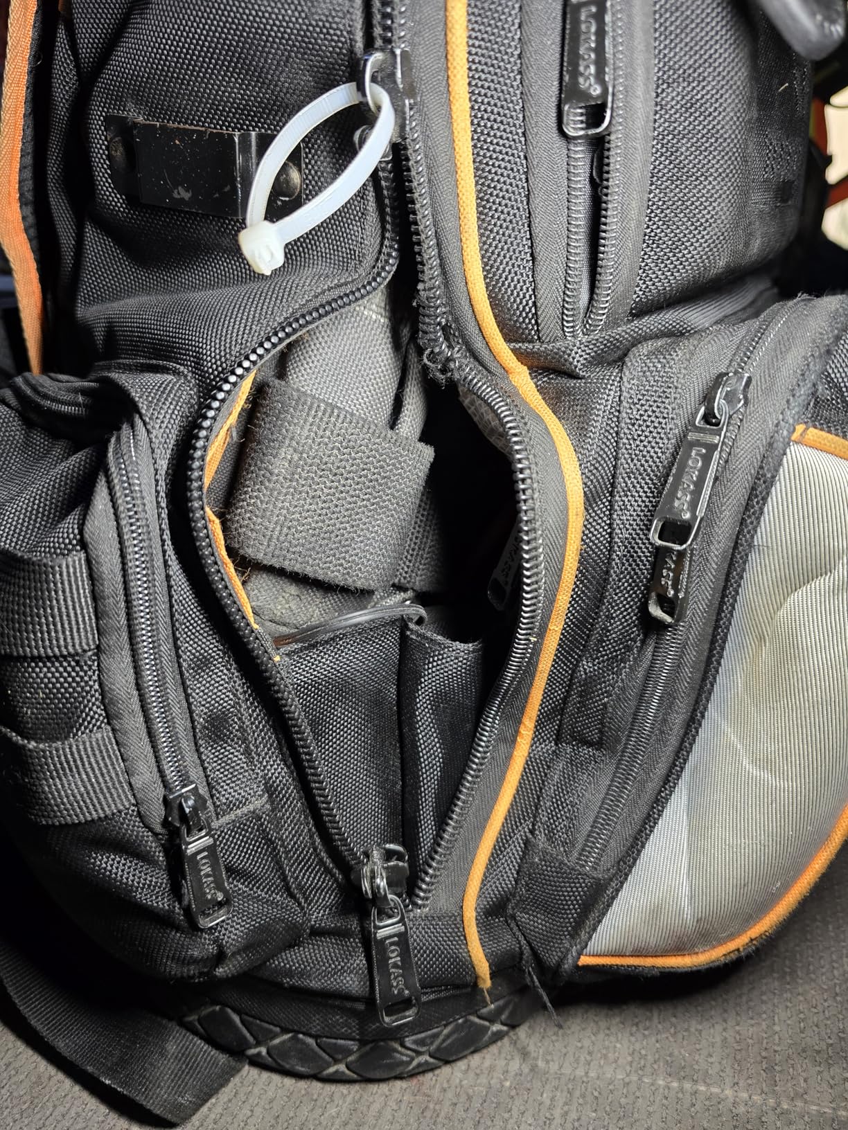 LOKASS 18.1-inch Heavy-Duty Tool Backpack, 75 Pockets, Black customer photo 1