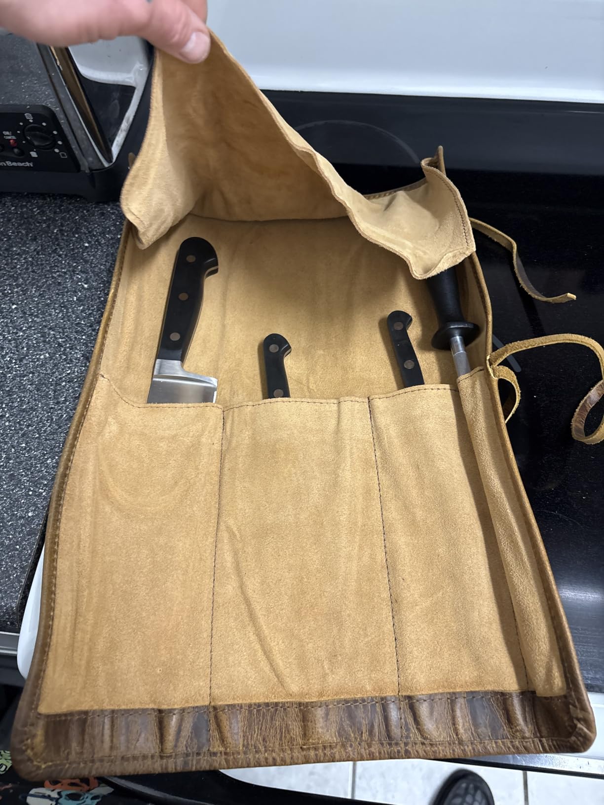 ELIZO Leather Knife Roll Bag Professional Chef Knife Case, Durable Knife Sheath Holder, Cooks & Culinary Tools Carrying Storage, Portable Knife Wrap - 4 Slots customer photo 2
