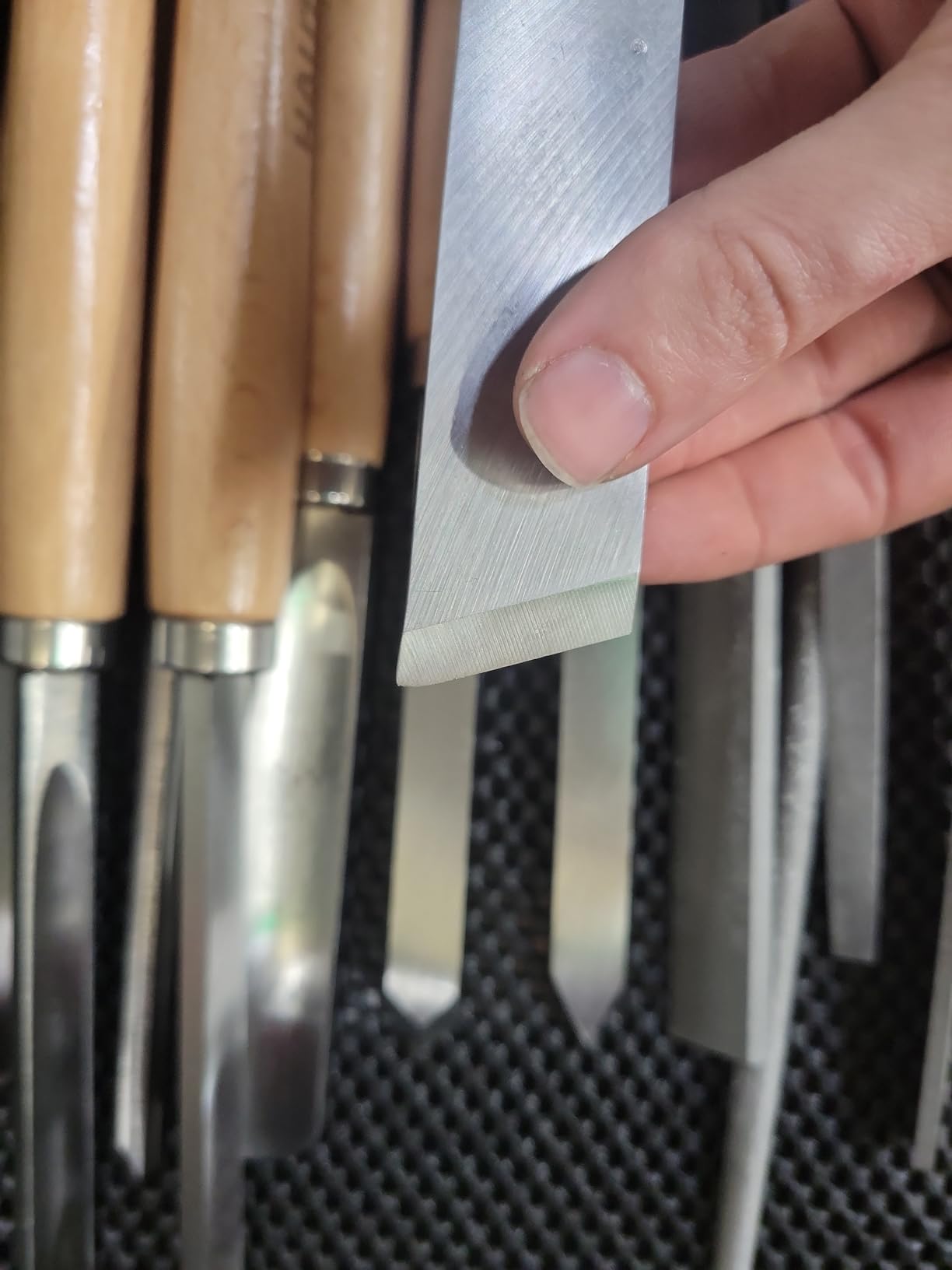 HAUTMEC Professional Wood Turning Chisel 8 pcs Set, Lathe Chisel Set with 2 Skew 1 Spear Point 1 Parting 1 Round Nose & 3 Gouge Tools for Beginners, Hobbyists and Professionals HT0237-WW customer photo 2