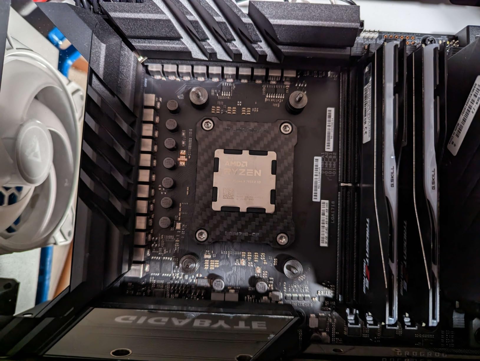 AMD Ryzen™ 9 7950X3D 16-Core, 32-Thread Desktop Processor customer photo 2