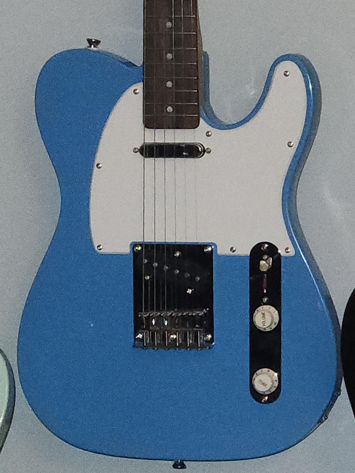 Squire Sonic Telecaster Electric Guitar, Butterscotch Blonde, Maple Fingerboard customer photo 2