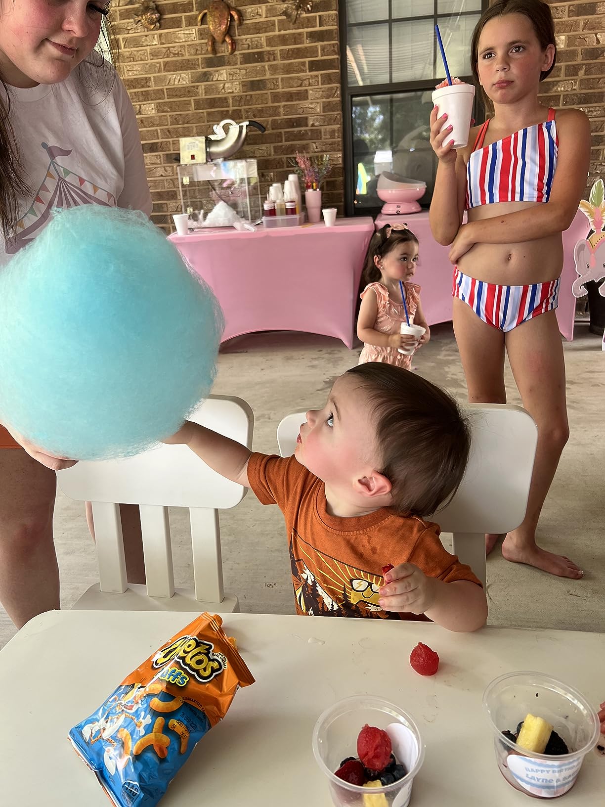VNN 48L Snow Cone Machine, 500LB/H Commercial Shaved Ice Machine, 300W Electric Ice Shaver Machine, Suitable for Party Activities, Family Gatherings, Events customer photo 2