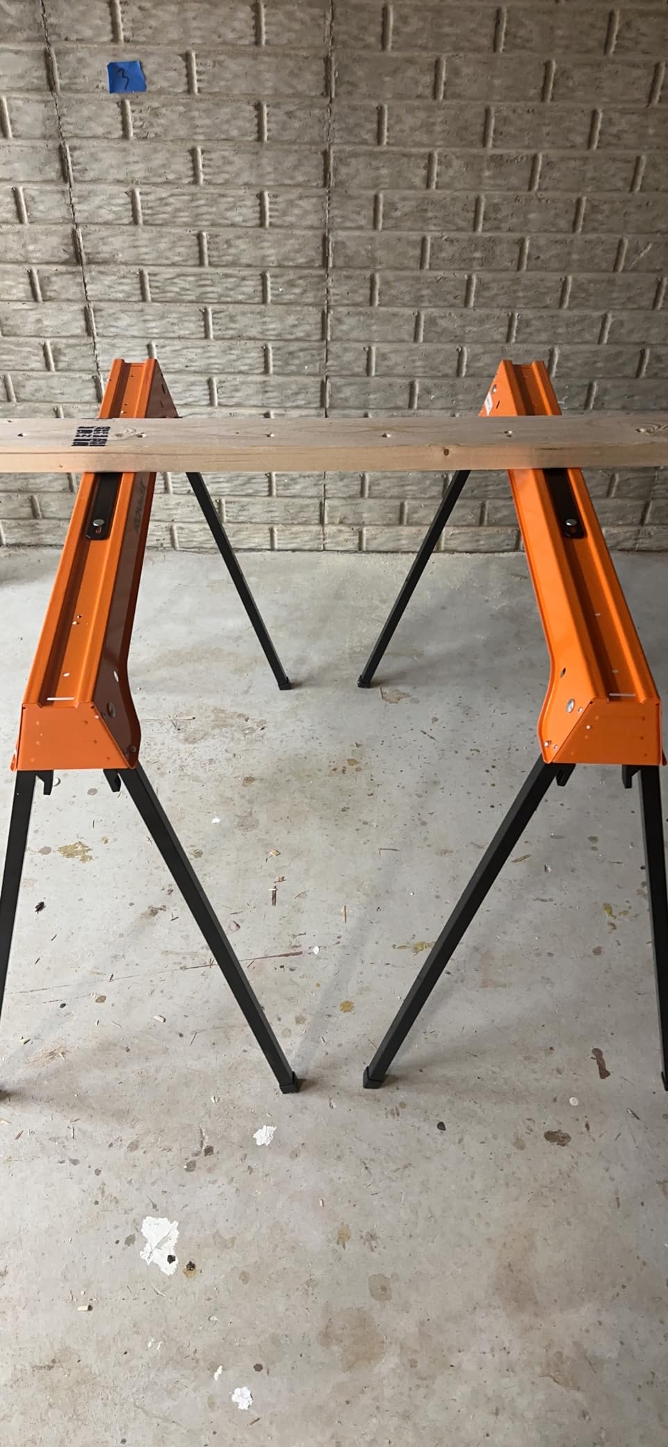 GOFLAME 2-Pack Folding Sawhorses, 2644 Lbs Portable Metal Saw Horses with Convenient Handle & Detachable 2 x 4 Support Arms, Heavy Duty, No Assembly Required customer photo 1