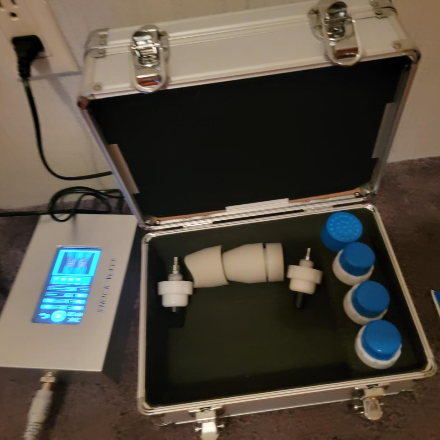 Shockwave Therapy Machine Multifunctional for Muscle Relaxed Pain Relief customer photo 1