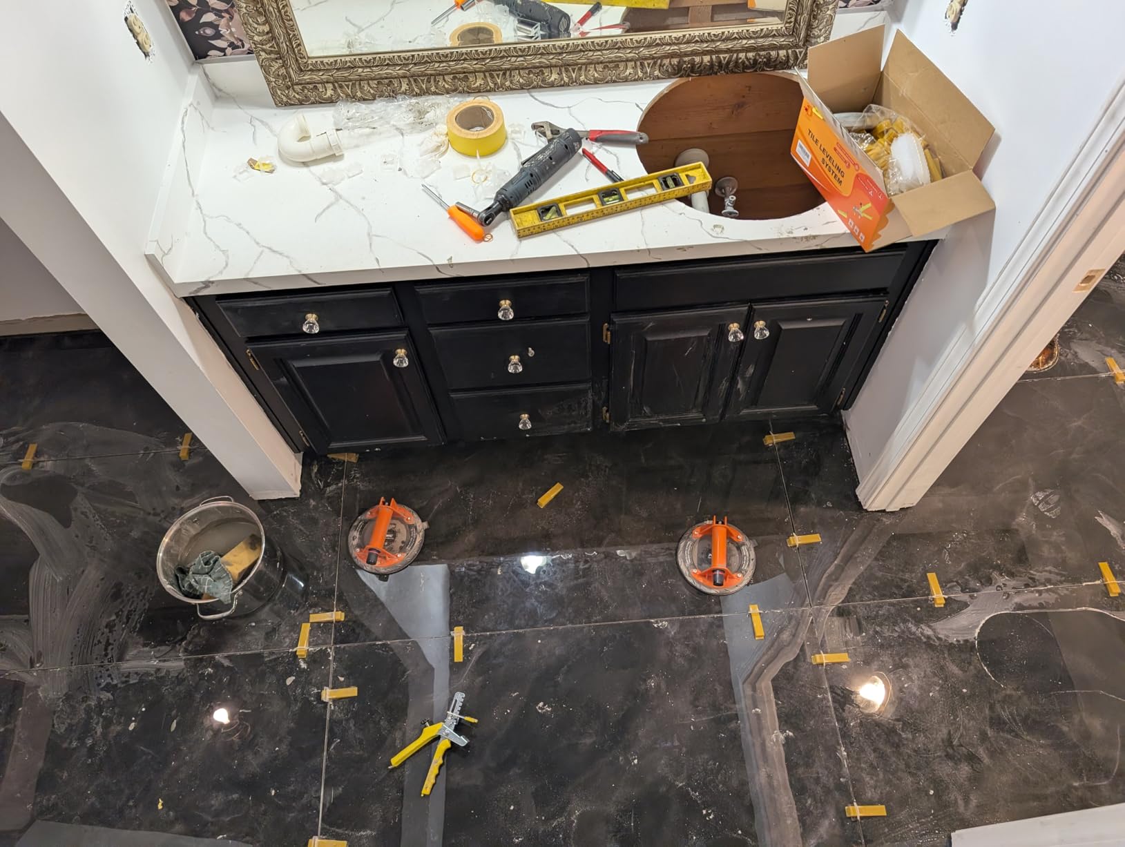 DGSL Tile Leveling System with Plier, 600 Tile Spacers 1/8