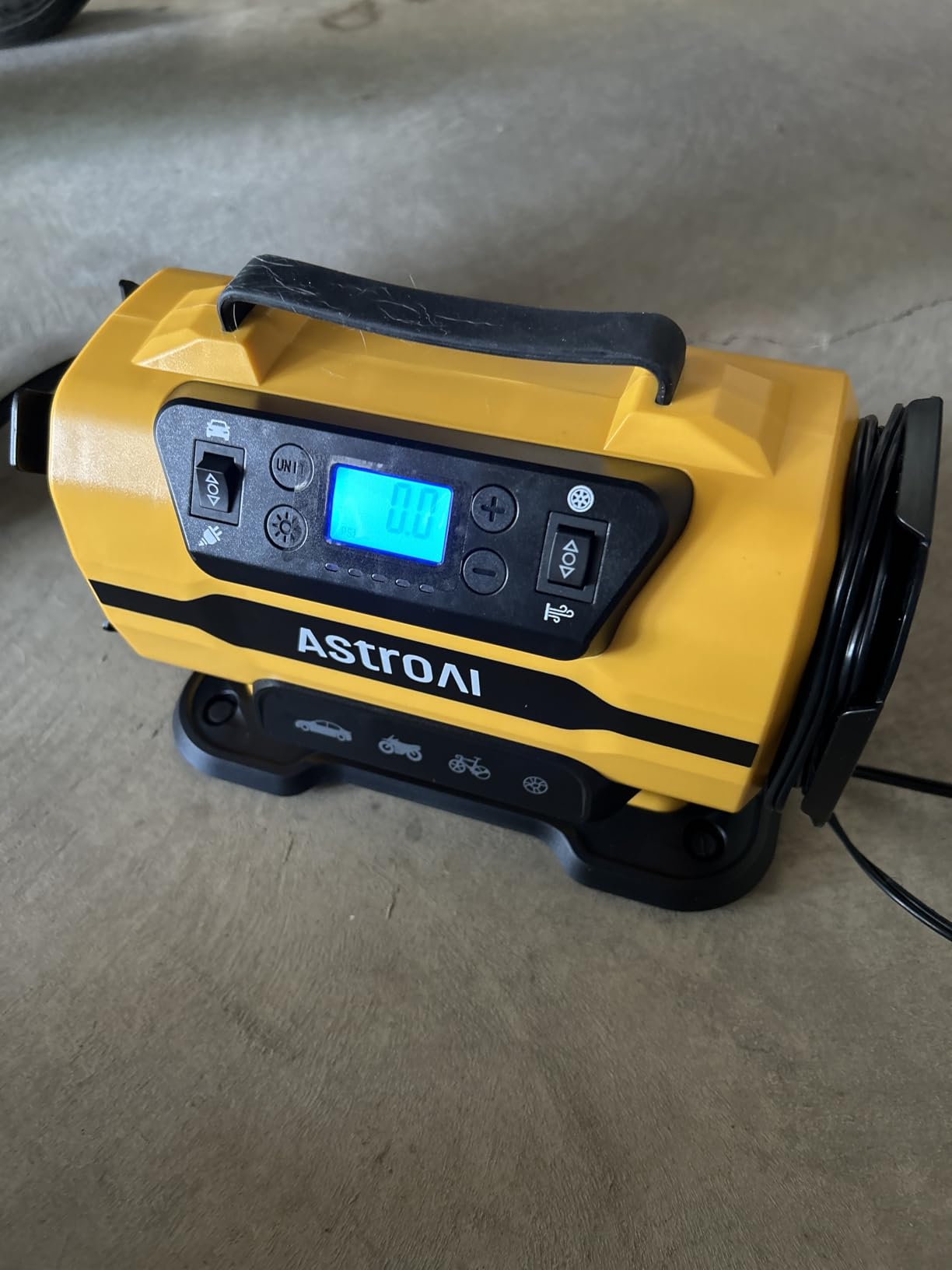 AstroAI Tire Inflator Portable Air Compressor, 12V DC/120V AC Dual Power customer photo 1