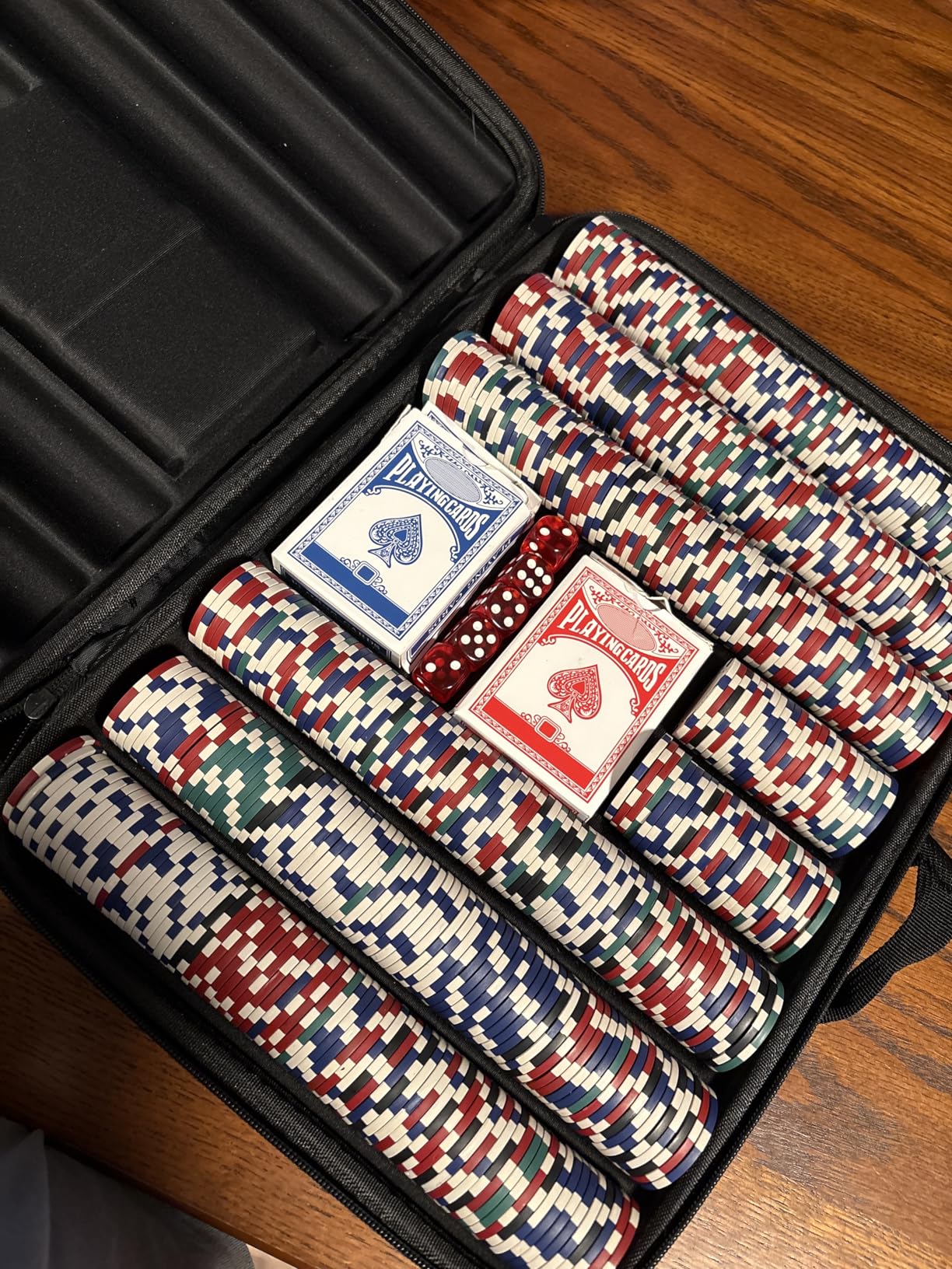 Poker Chips Set, 500 Pcs Poker Chips for Texas Holden, Blackjack Poker Games, 11.5g Clay Poker Set Briefcase, Black Jack Chips Set with Case customer photo 1