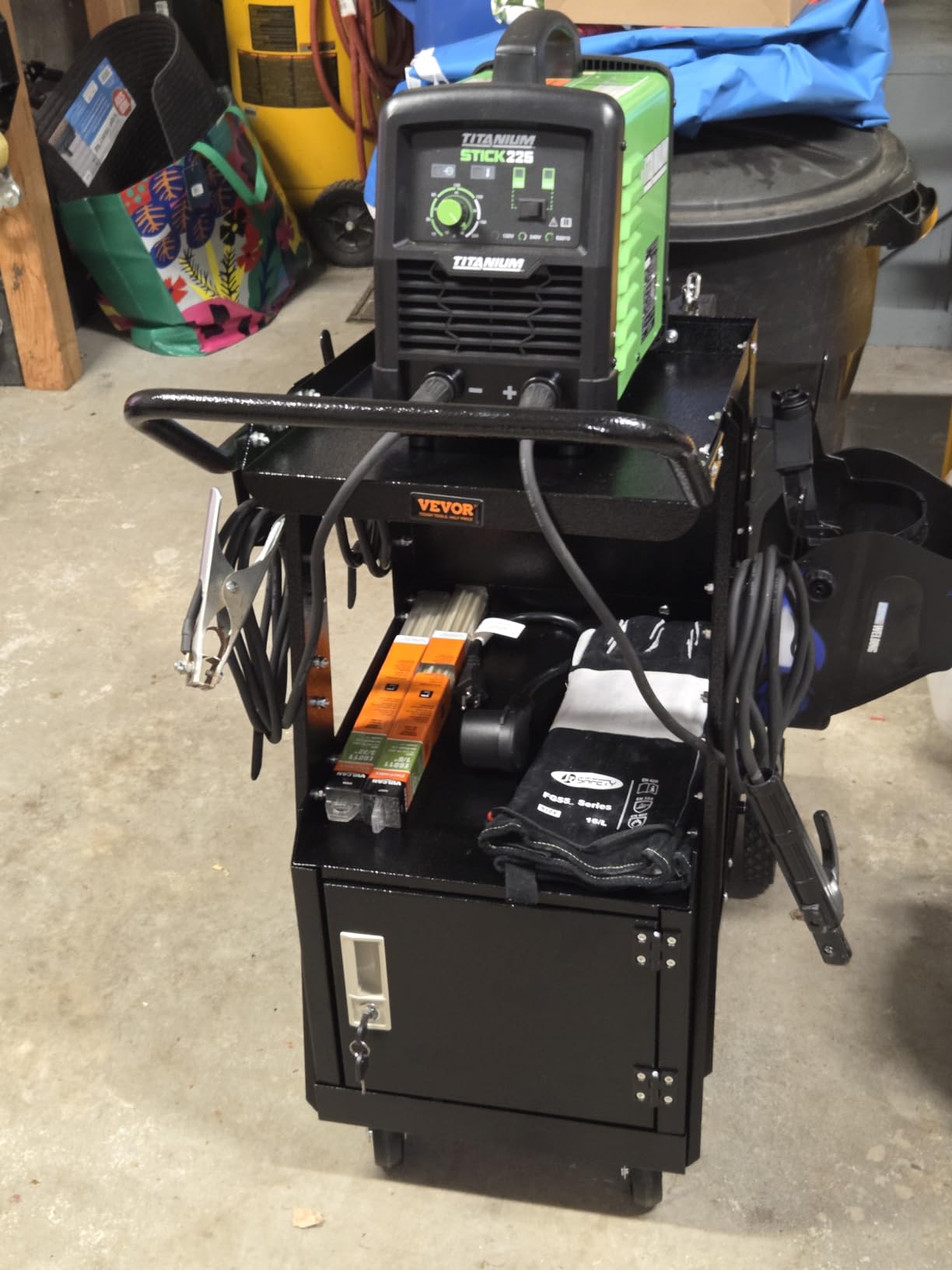VEVOR Welding Cart, 2-Tier 4 Drawers Welder Cart with 265 LBS Weight Capacity, 360° Swivel Wheels, Tank Storage Safety Chains, Heavy Duty Rolling MIG Welder Cart for Mig Welder and Plasma Cutter customer photo 2