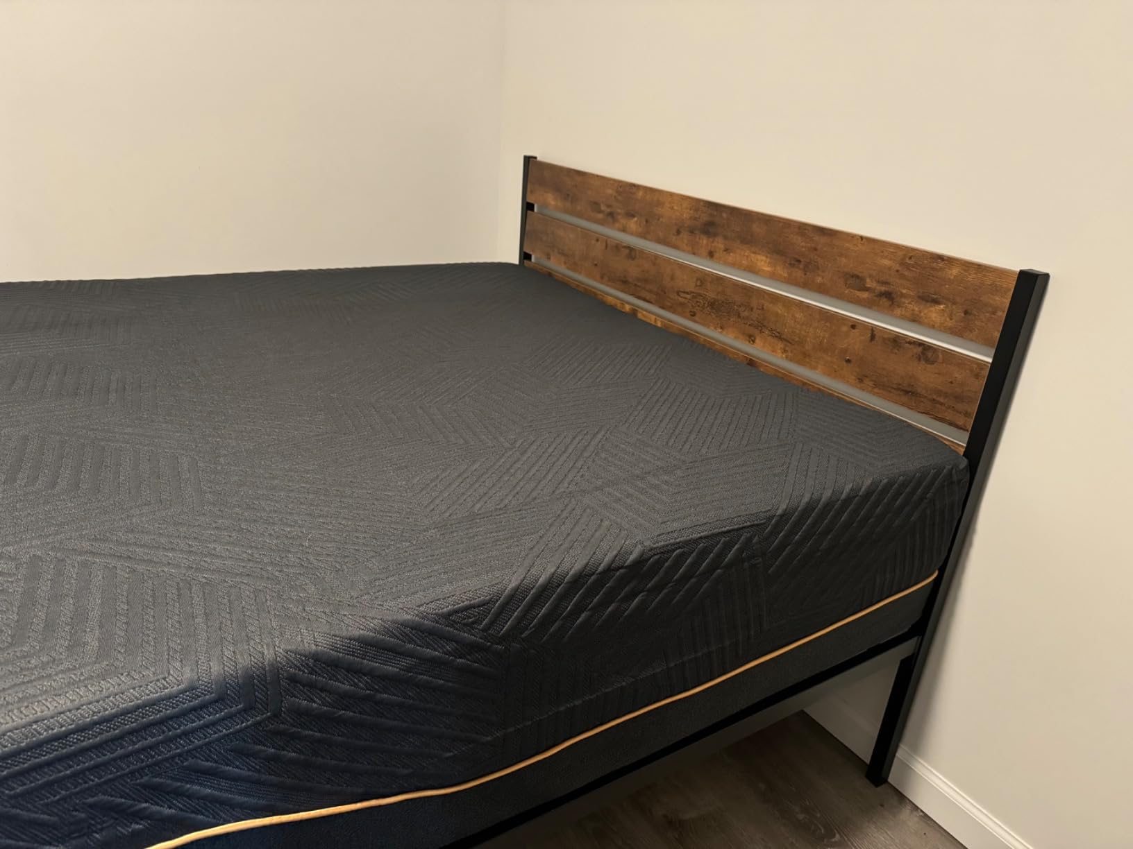 MLILY EGOHOME 14'' Hybrid Queen Mattress, Memory Foam Pocket Spring Mattress with Cooling Cover, Bed in a Box, CertiPUR-US Certified, Targeted Support Pressure Relief, Fiberglass Free customer photo 1
