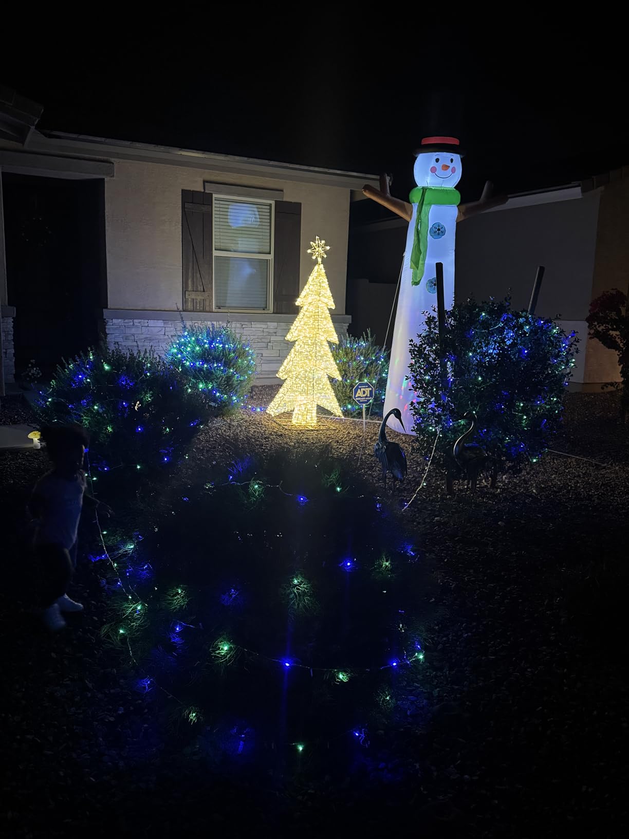 12ft Christmas Inflatable Outdoor Decoration Inflatable Yard Decoration Inflatable Snowman Decoration Built-in LED Lights for Christmas Holiday Party, Garden Winter Decoration customer photo 2