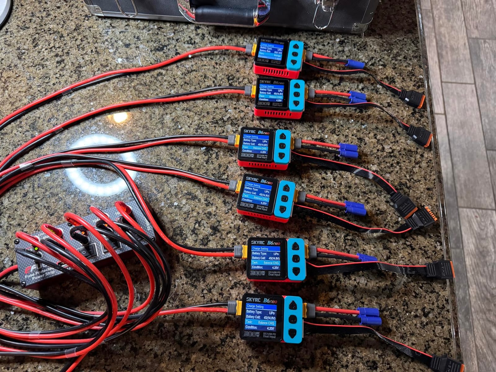 SKYRC B6Neo: Balance Lipo Battery Charger for 1S-6S Lipo/Li-Ion/LiHV, 1-15S NiMH/NiCd - DC 200W, PD 80W, Smart Battery Charger, Discharger and Storage (Blue-Red) customer photo 2