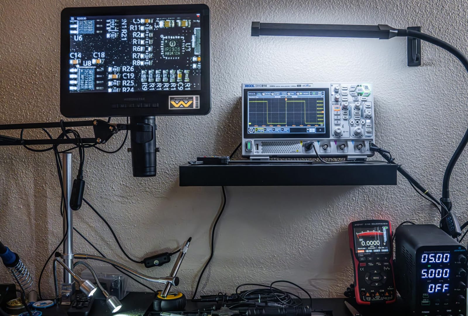 RIGOL DHO814 Portable Digital Oscilloscope, 100MHz, 4CH, 12-Bit Resolution customer photo 1