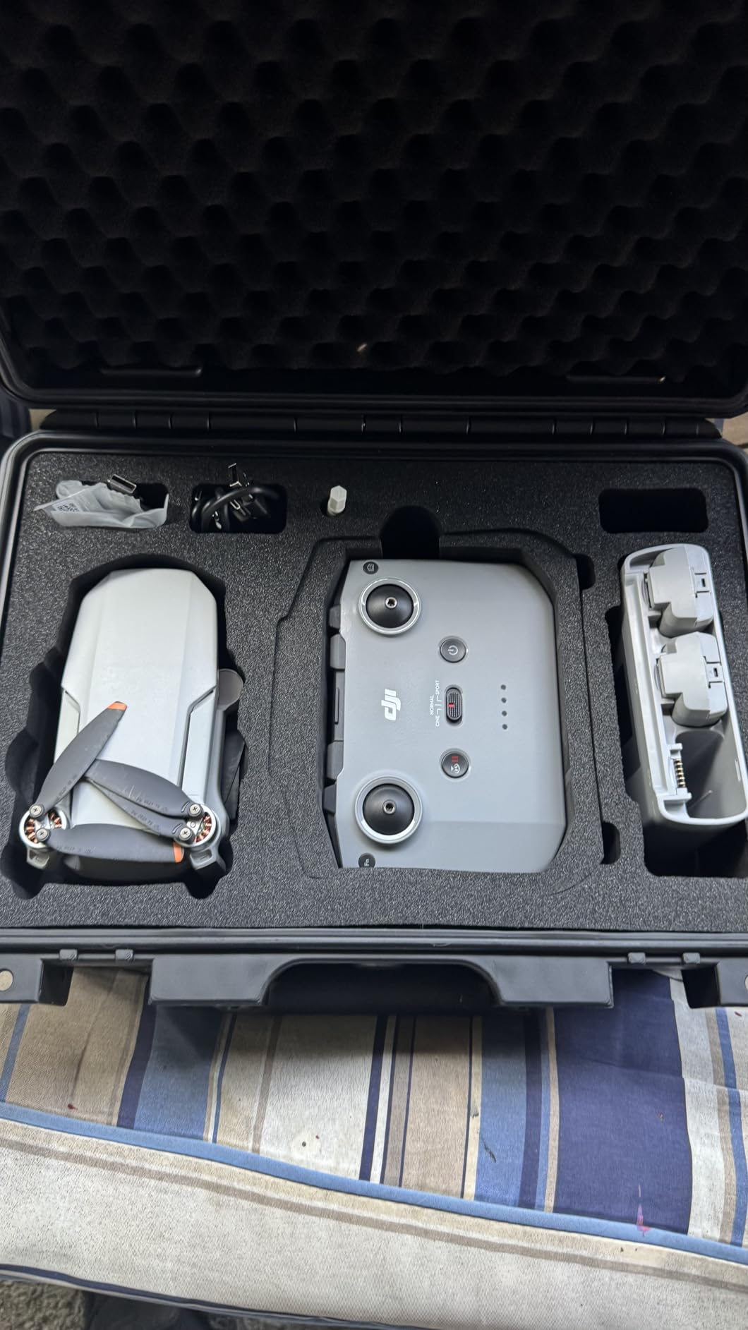 Lykus Titan MM410 Waterproof Hard Case for DJI Mini 4 Pro/Mini 3/Pro and RC2/RC/RC-N2/N1, Support 7 batteries and RC lanyard customer photo 2