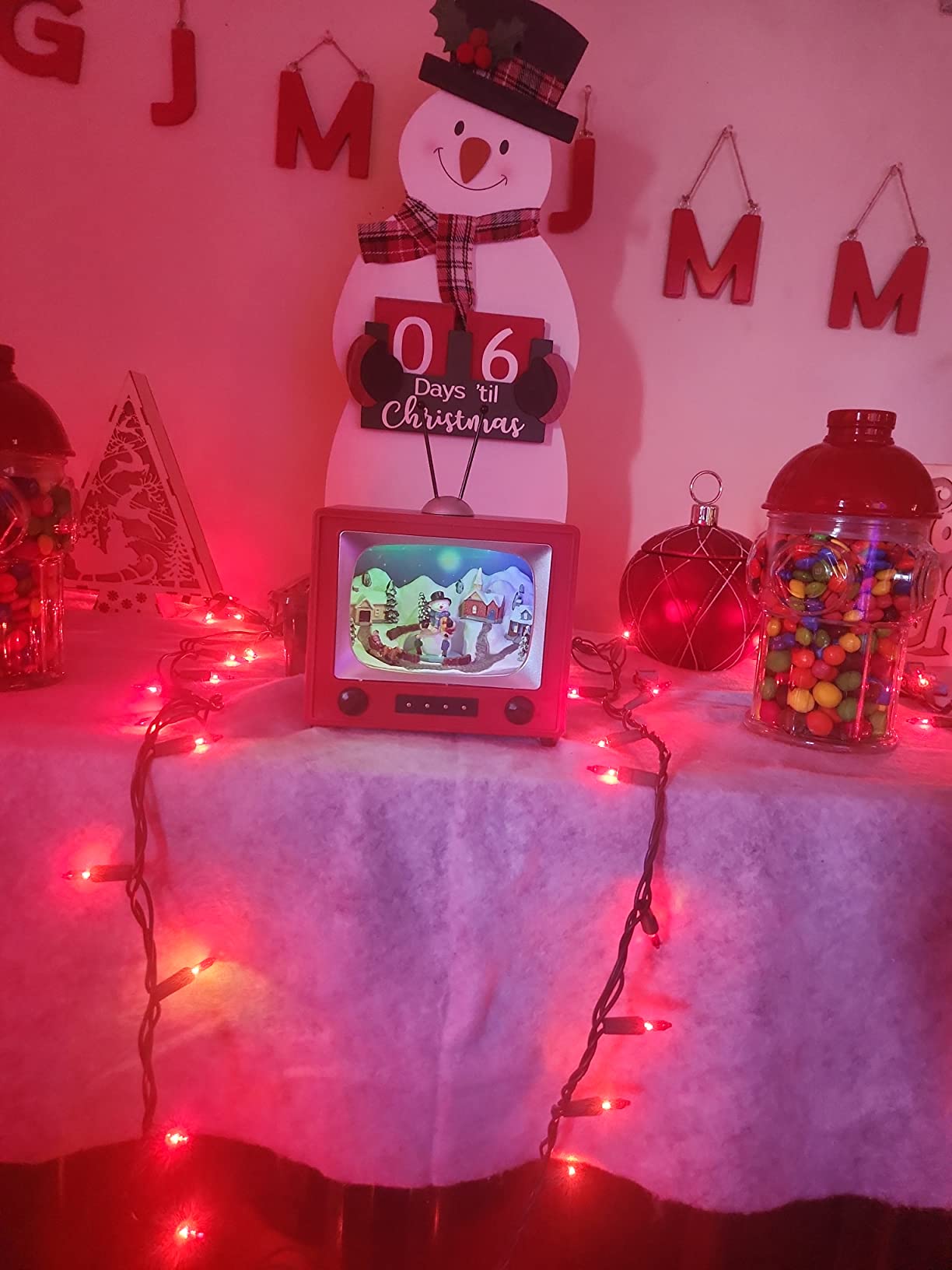 Moments in Time Retro Radio with Santa's Home Scene - 5.5