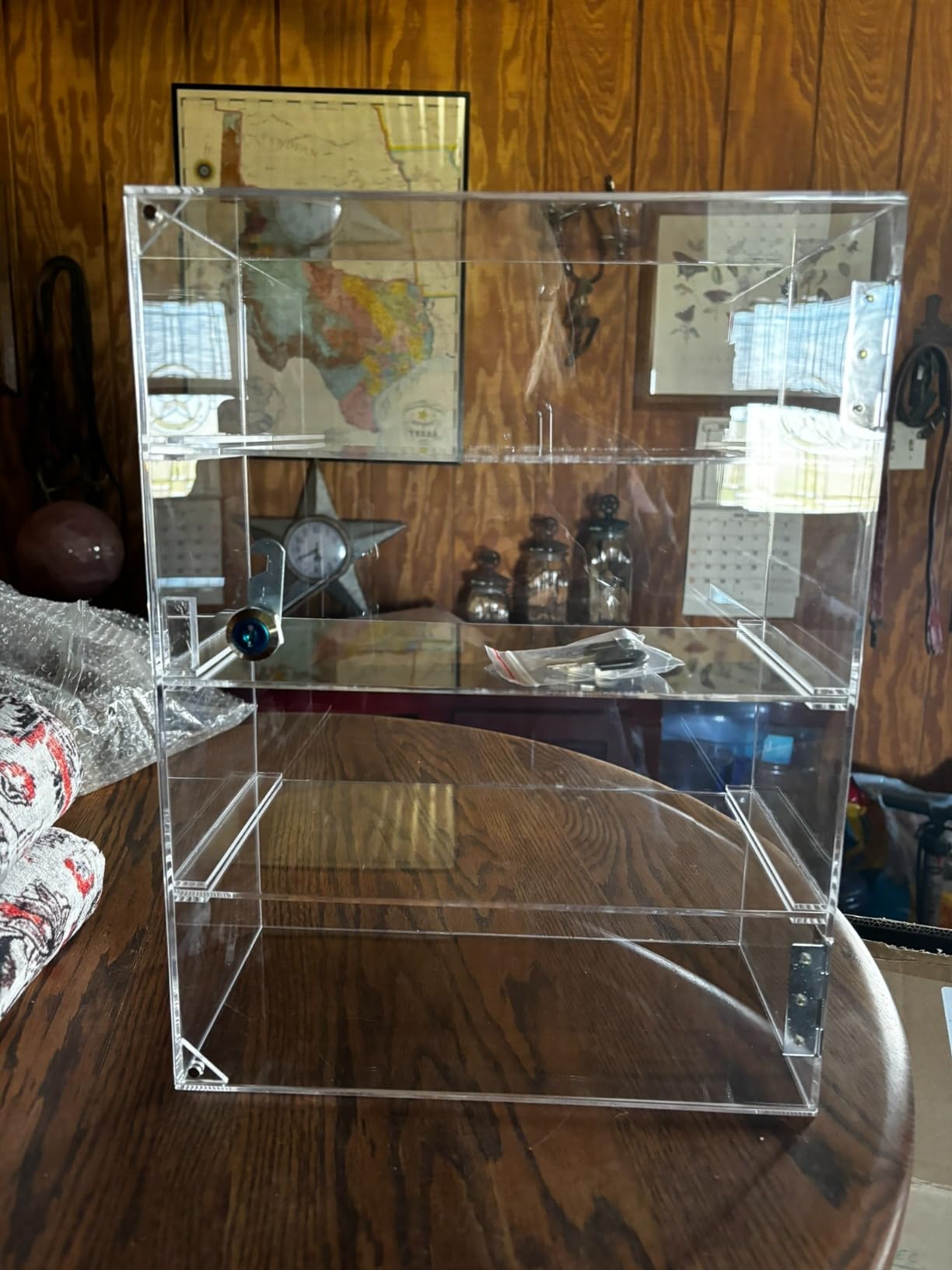 Tozcozus 4 Shelf Acrylic Display Case with Lock, Cabinet for Collectibles customer photo 2