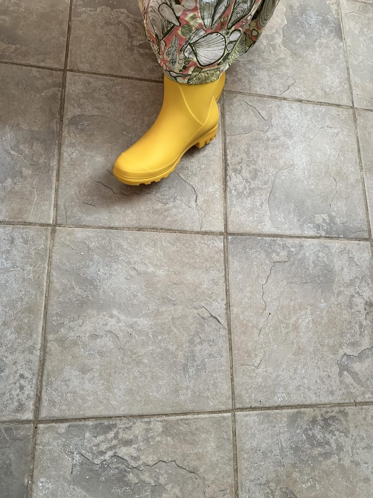 HISEA Women Rubber Boots Wide Calf Rain Boots | Seamless Matte Surface Waterproof PVC Rubber Rain Shoes for Farm Barn Garden Outdoor Work customer photo 1