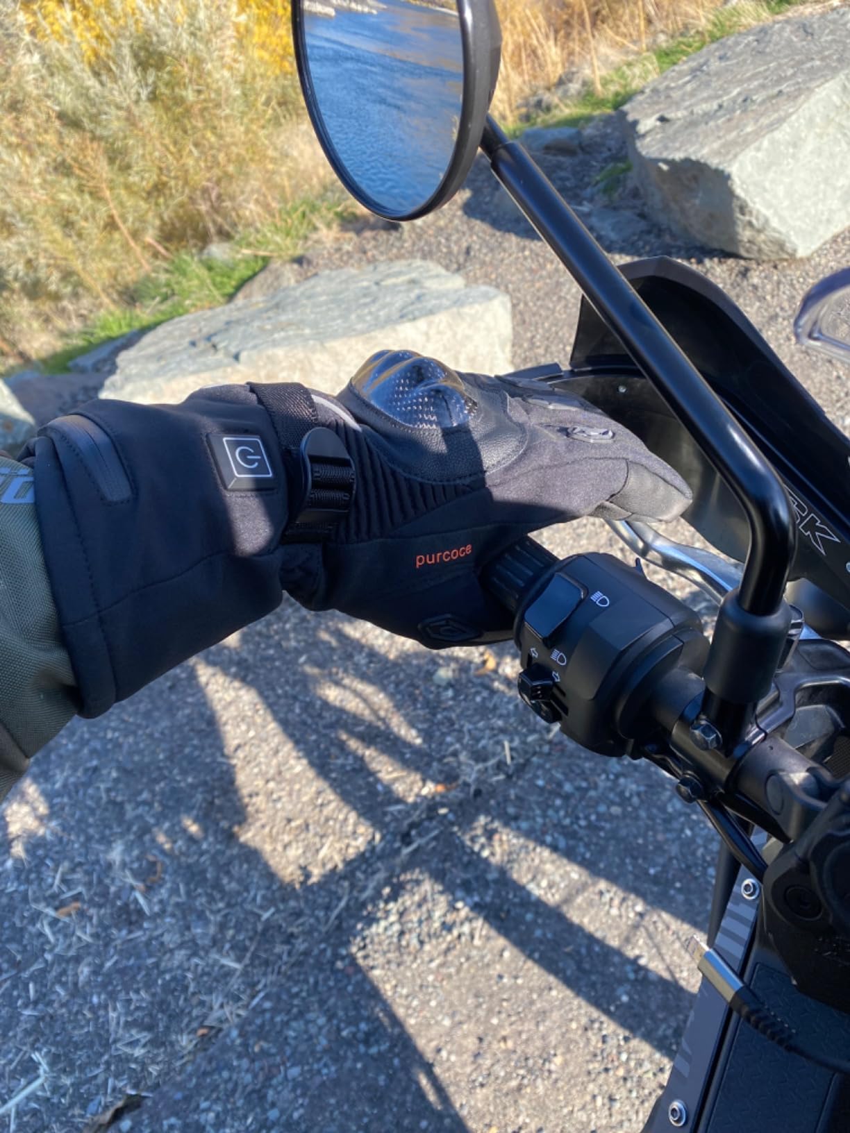 Heated Motorcycle Gloves for Men & Women - 7.4V 3000mAh Rechargeable Batteries, Electric, Touchscreen, Waterproof, Windproof, Non-Slip, Skiing, Cycling, Fishing customer photo 2