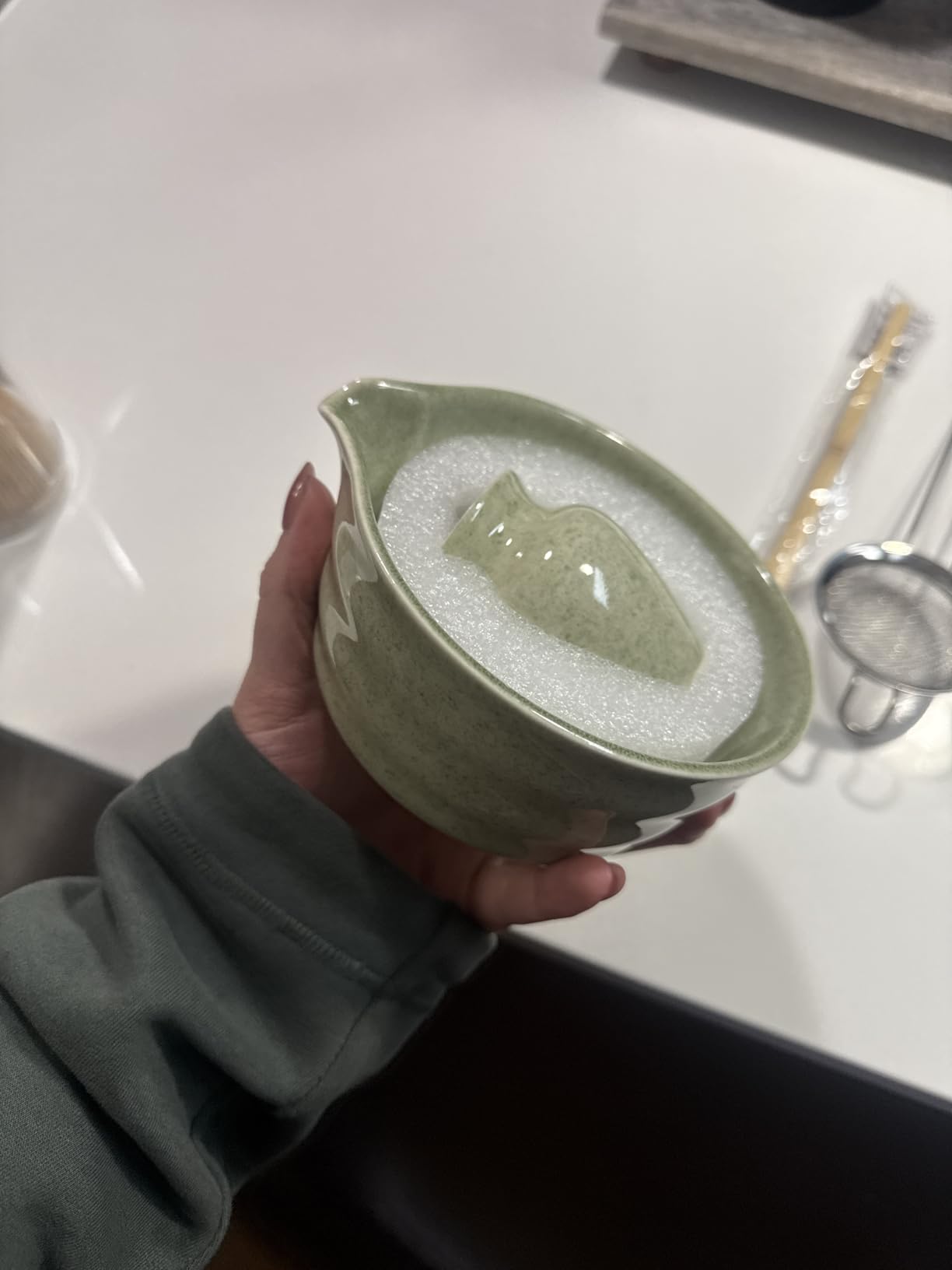 Ochcahser Matcha Set, 17 OZS Matcha Bowl, Matcha Kit for Matcha Lovers | 5 Pce Japanese Matcha Whisk Set Includes Bowl with Spout, Whisk Holder, Bamboo Whisk and Scoop, Sifter customer photo 1