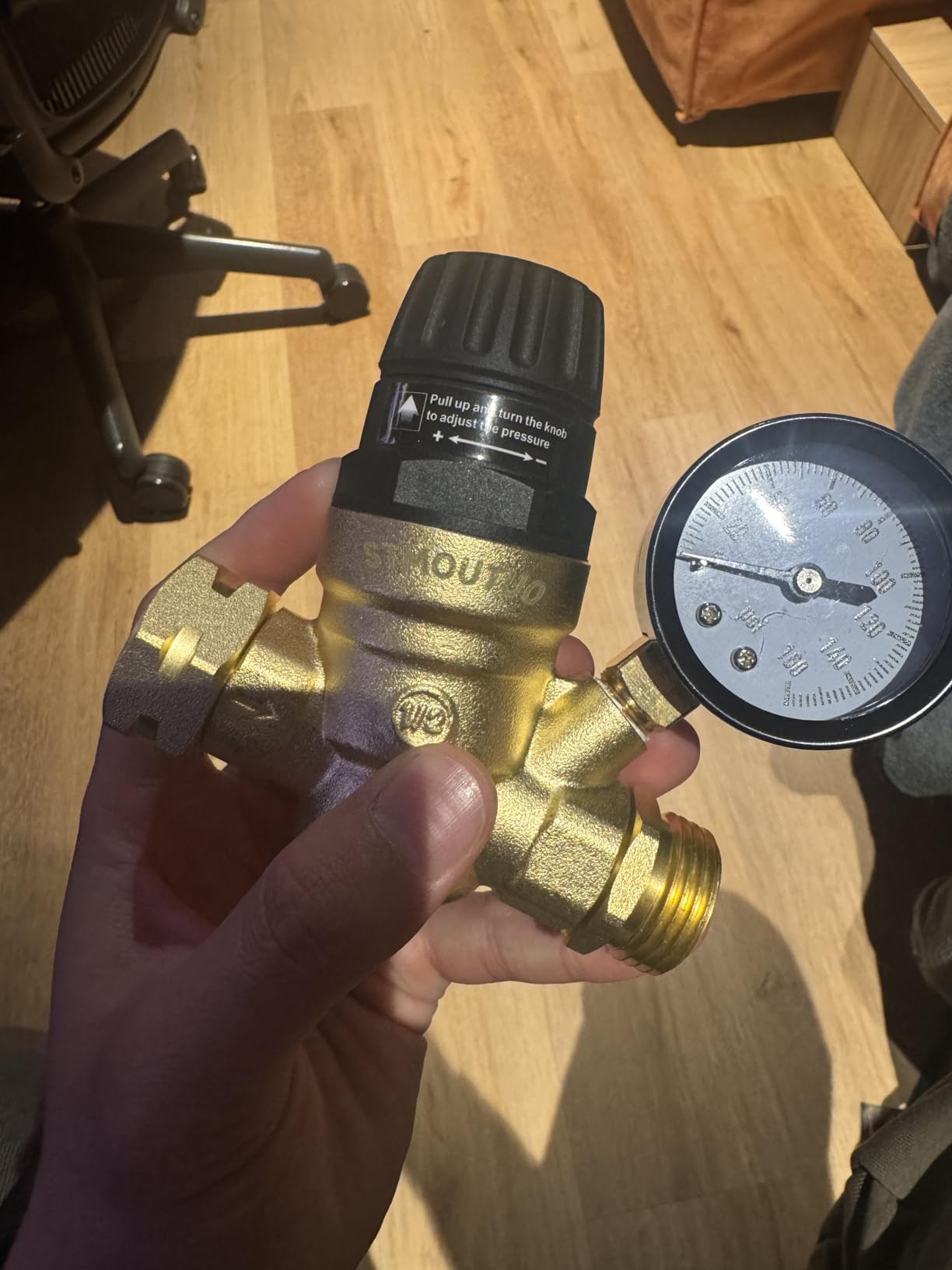 STMOUTUO RV Water Pressure Regulator Valve for Camper - Lead-Free Brass, Complies with NSF 372 Standards, Reducer with Adjustable Gauge customer photo 1