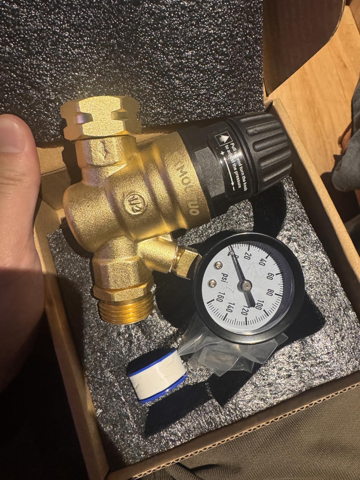 STMOUTUO RV Water Pressure Regulator Valve for Camper - Lead-Free Brass, Complies with NSF 372 Standards, Reducer with Adjustable Gauge customer photo 2