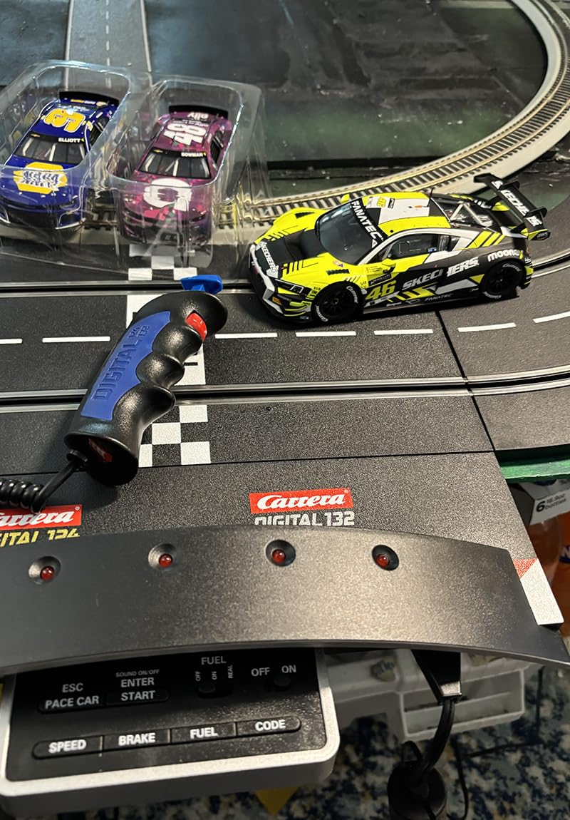 Carrera Digital 132 NASCAR Daytona Challenge 1:32 Scale Slot Car Racing Track Set - Includes Two 1:32 Scale Digital Cars & Two Speed Controllers Ages 8+ customer photo 1