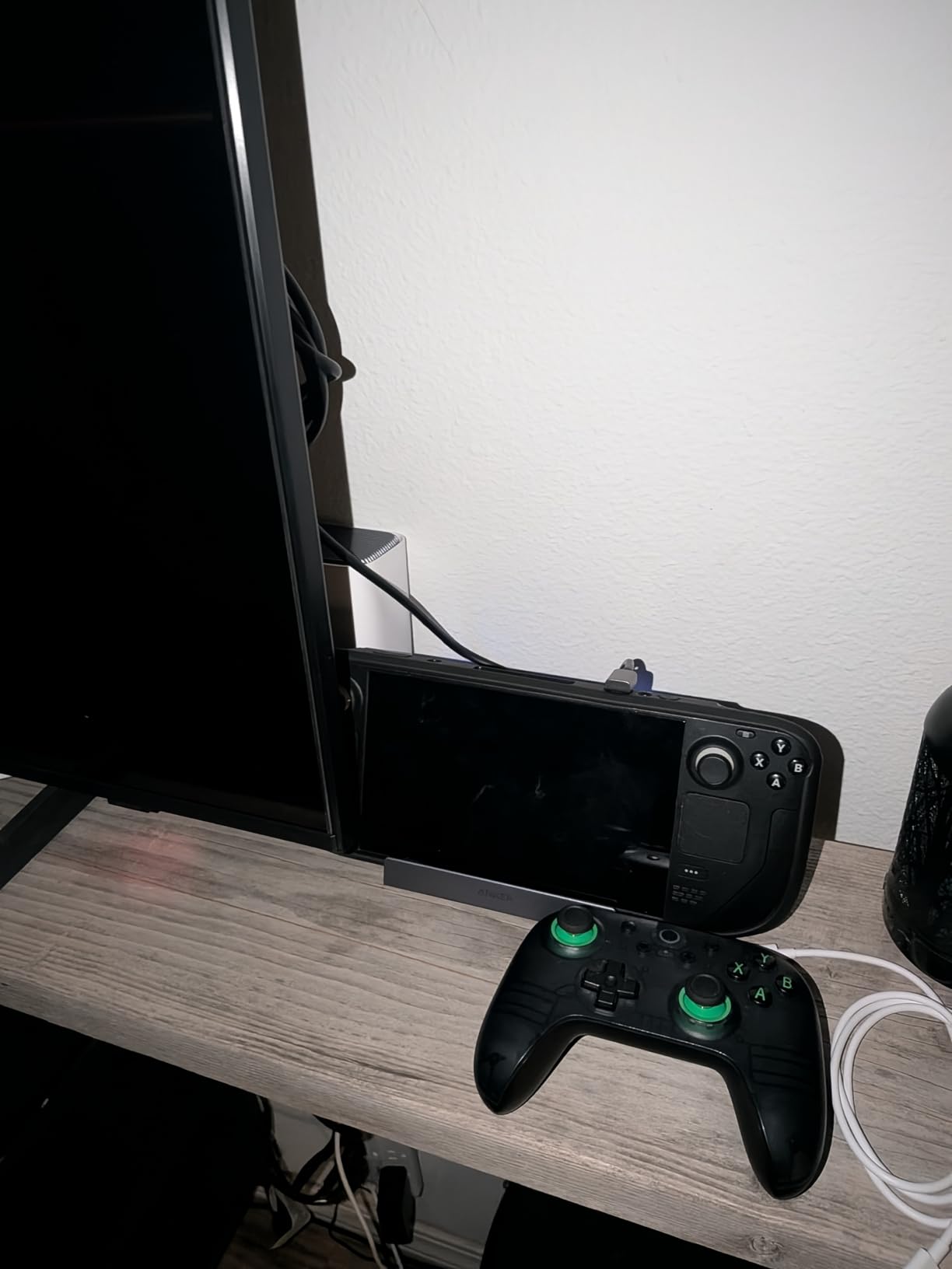 Anker Steam Deck Dock, 6-in-1 4K@60Hz HDMI Docking Station for Steam Deck | USB-C & 2 USB-A Data Ports, 1 Gbps Ethernet, Fast Charging customer photo 1