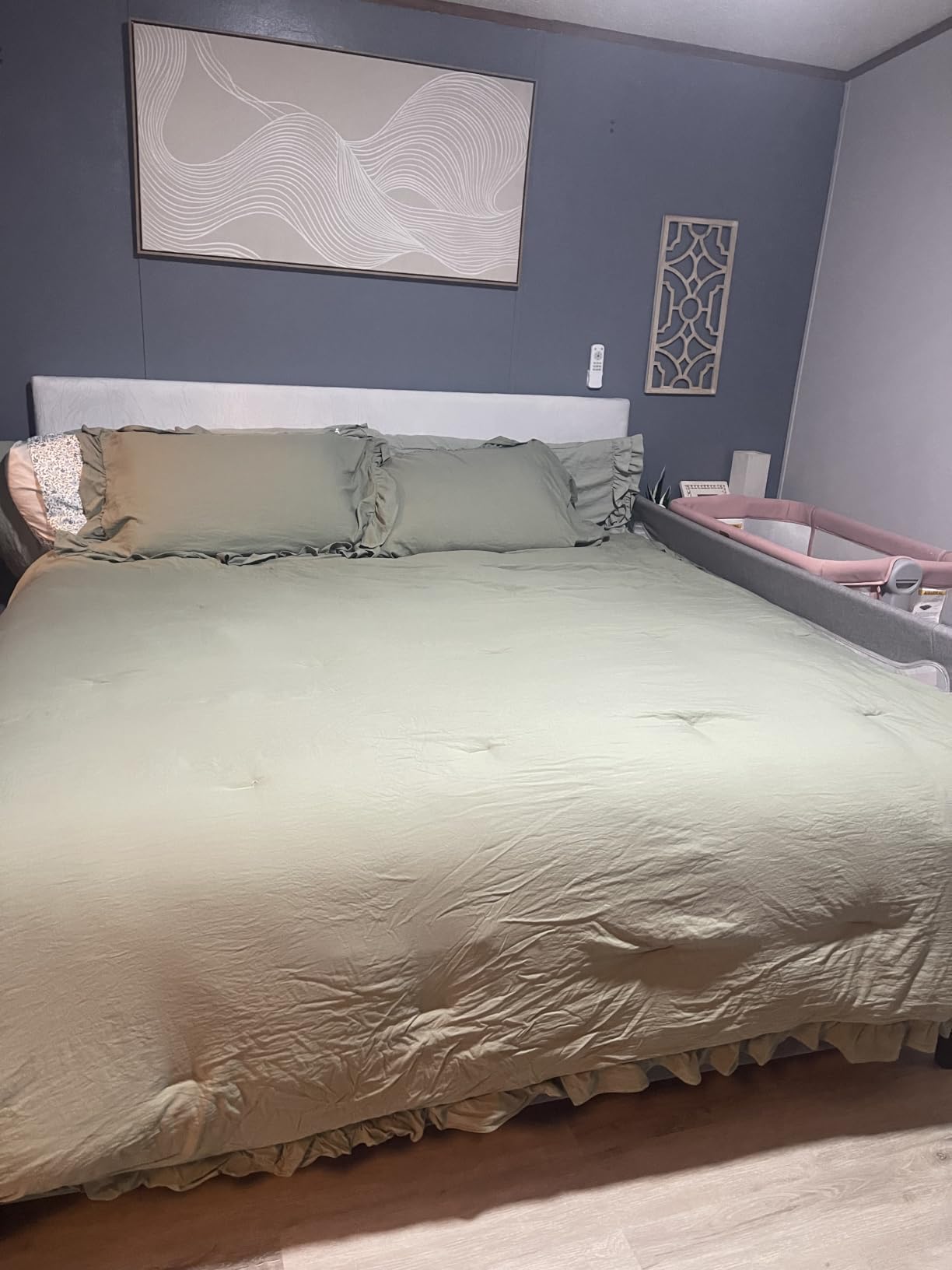 ChiXpace Dual Layer 4 Inch Memory Foam Mattress Topper Queen - 2 Inch Gel Memory Foam and 2 Inch Pillow Top Mattress Pad, 7-Zone Egg Crate 2-in-1 Design (White) customer photo 2