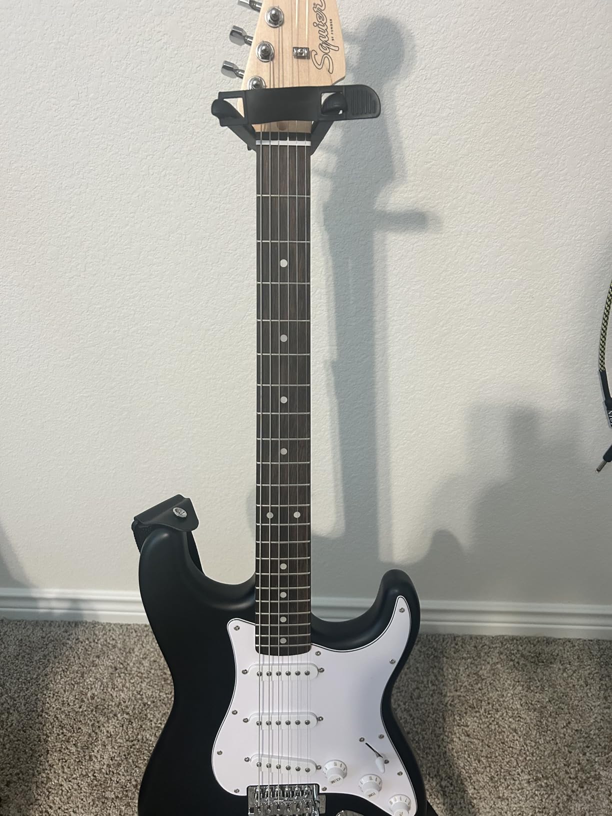 Fender Squier Debut Series Stratocaster Electric Guitar, Beginner Guitar, with 2-Year Warranty, Includes Free Lessons, Black with Matte Finish customer photo 1