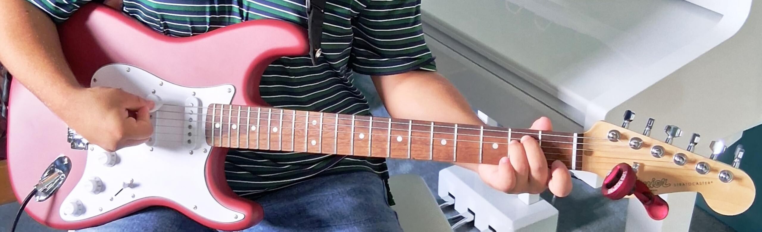 Fender Squier Debut Series Stratocaster Electric Guitar, Beginner Guitar, with 2-Year Warranty, Includes Free Lessons, Black with Matte Finish customer photo 2