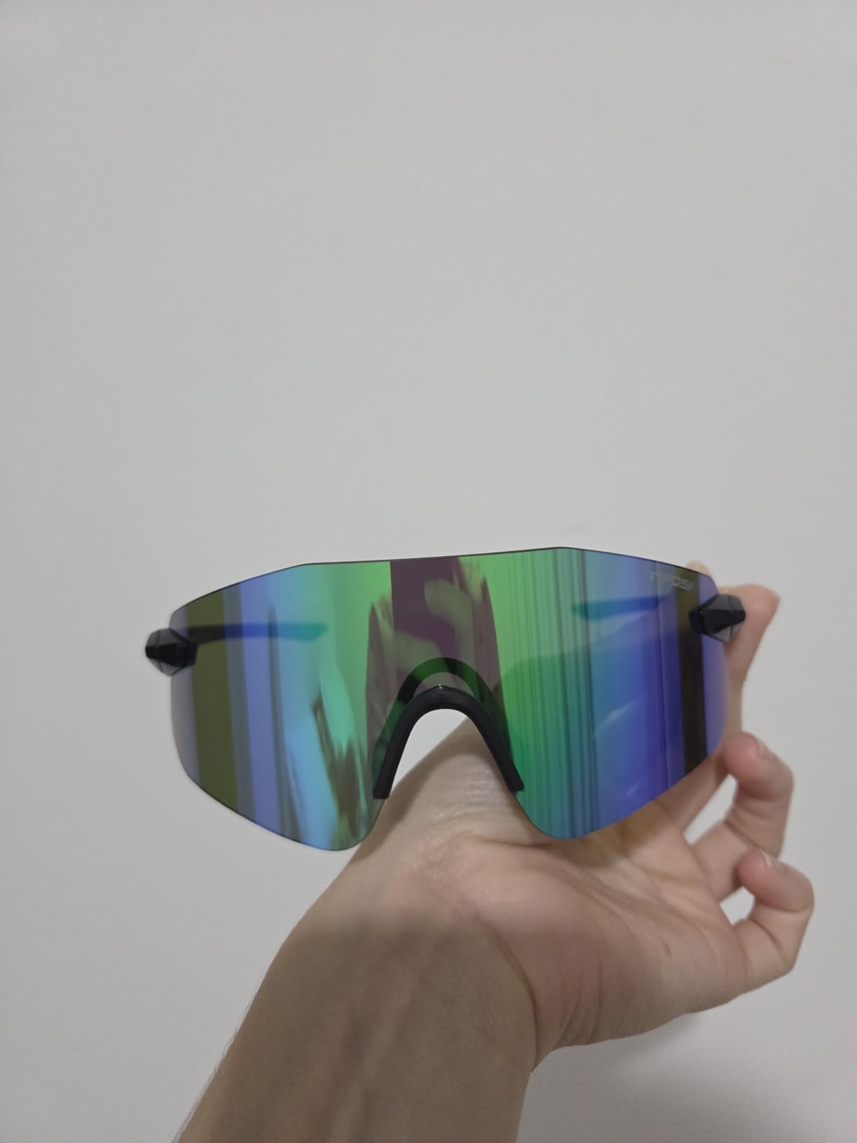 Tifosi Vogel SL Shield Sunglasses - Running, Baseball & Golf | 100% UVA/UVB, shatterproof polycarbonate. Shield fit, hydrophilic nose pad. For running, baseball, golf, cycling & pickleball customer photo 1