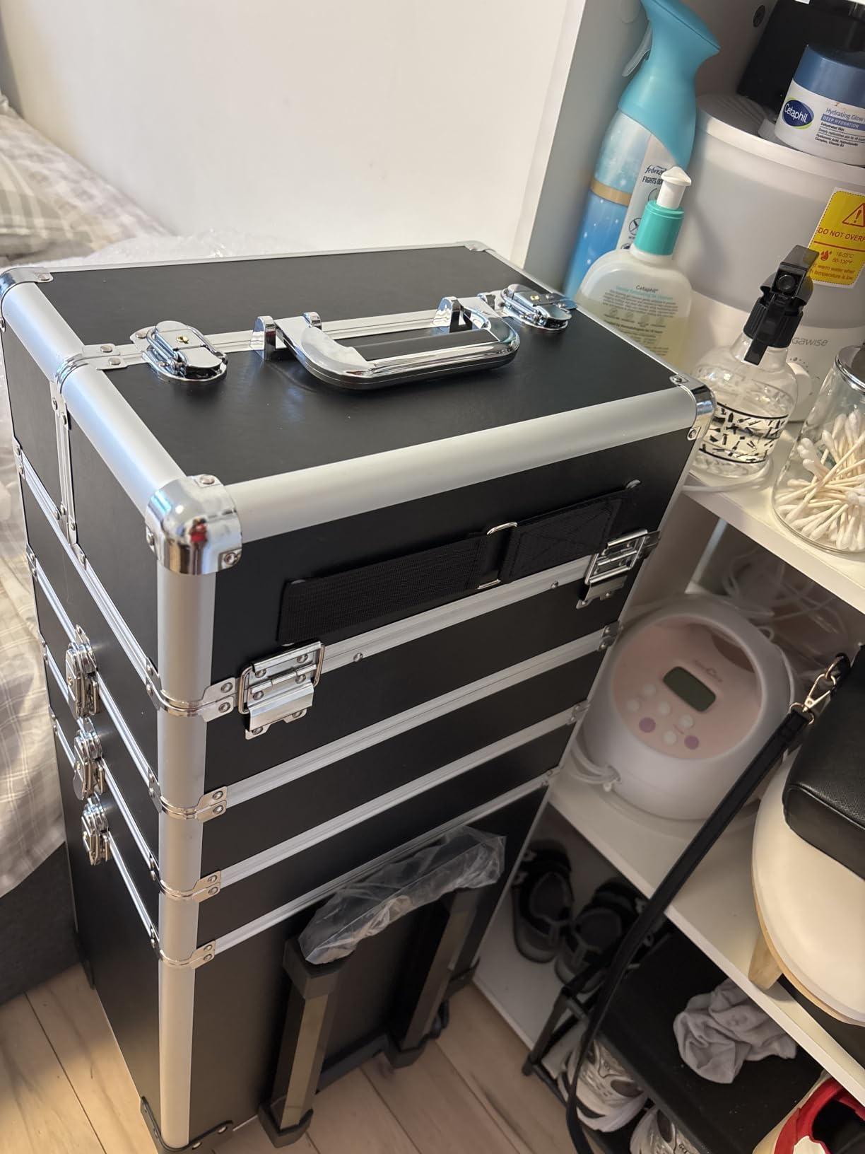 4 in 1 Rolling Makeup Train Case with Light & Mirror, Interchangeable Cosmetic Box, Cosmetology Caboodle Case on 360° Wheels, Beauty Storage Luggage(Black) customer photo 2