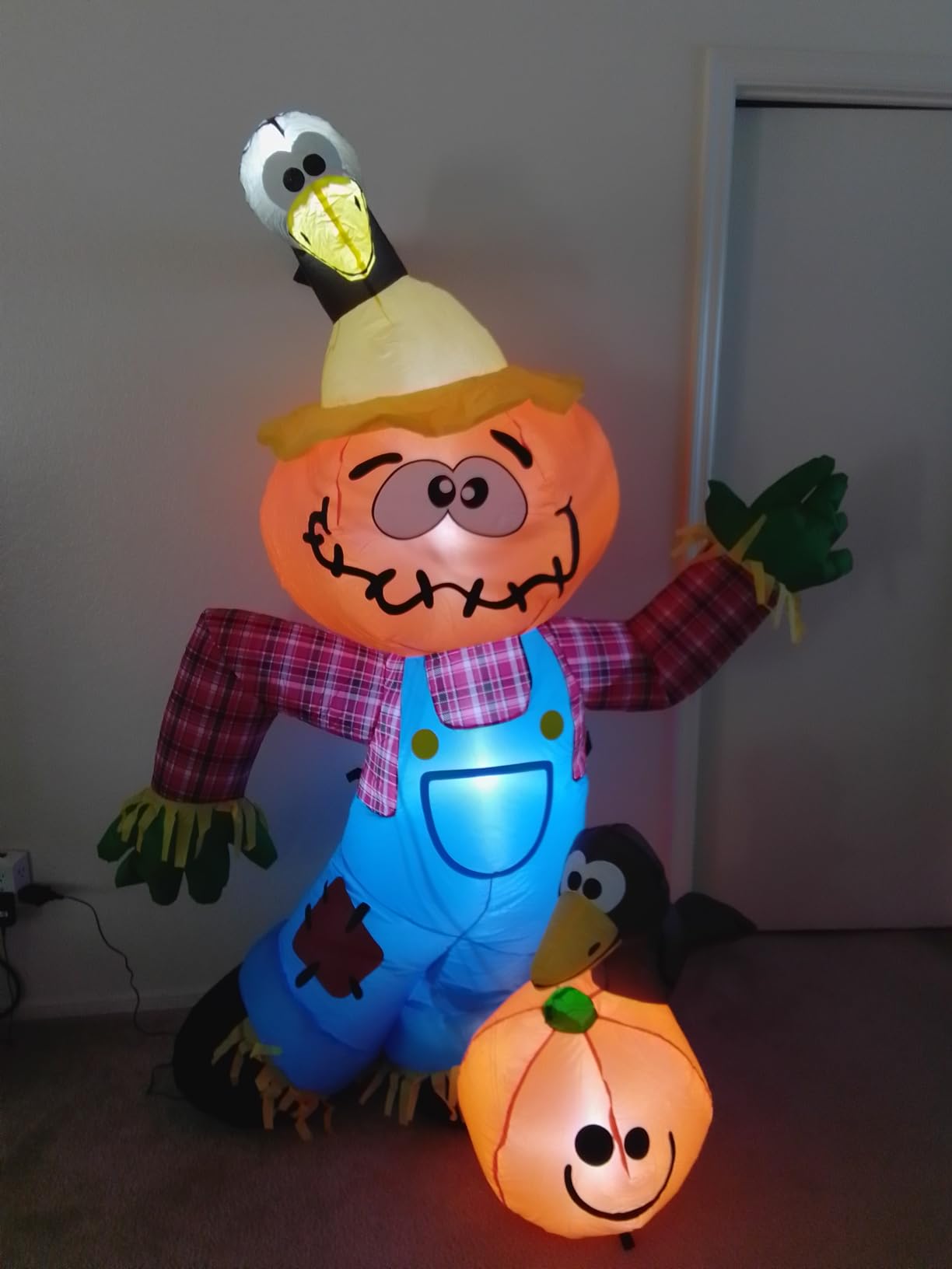 COMIN 6 FT Thanksgiving Inflatable Decorations Crow Fall Harvest Pumpkin Scarecrow with Built-in LED Lights Blow Up Outdoor Inflatable for Party Yard Garden Lawn customer photo 1