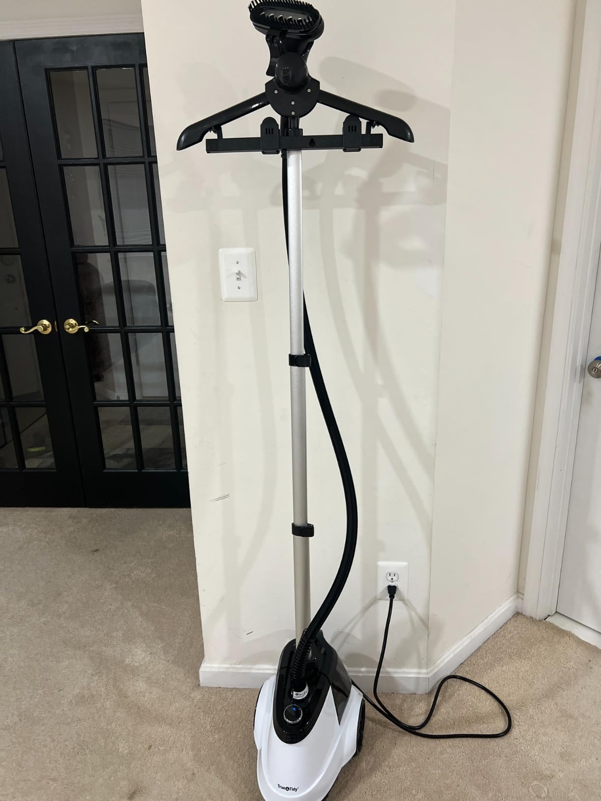 True & Tidy Heavy Duty Commercial Full Size Standing Garment Steamer for Clothes with Extra Large 3L (101 oz) Water Tank for 90+ mins of Steam Time, 1800 watts of Powerful Steam, 3 Settings, White customer photo 2