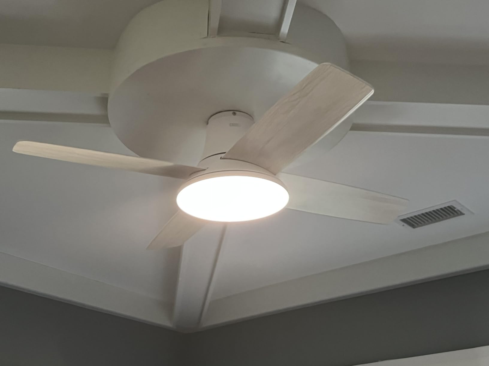 DREO Ceiling Fan, 44 Inch Low Profile Ceiling Fan with Light and Remote, 5CCT LED, 6-Level Dimmable, 6-Speed, Reversible Motor, 22 dB, Timer, Easy-Install, Black Flush Mount for Bedroom customer photo 1