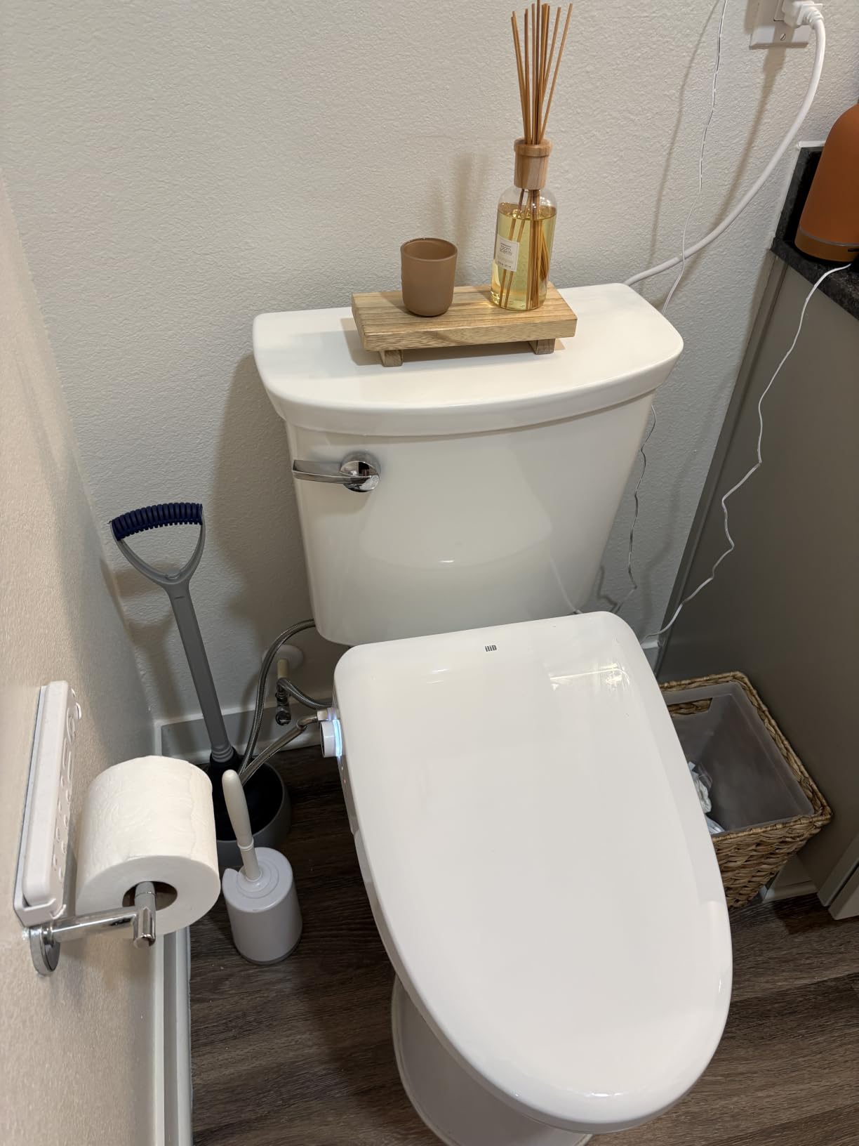 iliD Heated Bidet Toilet Seat with Remote, Electric, Warm Water, Elongated | Dryer, Four Cleaning Modes, Self-Cleaning Nozzle, Adjustable Angle & Pressure, Eco, Night Light, Slow Close, Silent Mode customer photo 1