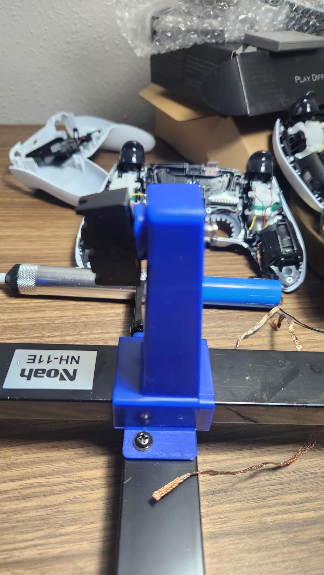 Noah Adjustable PCB Holder Circuit Board Clamp Roating Holder Tool for Soldering Desoldering, Soldering Repair Tool 360 Degree Rotation, NH-11E customer photo 1