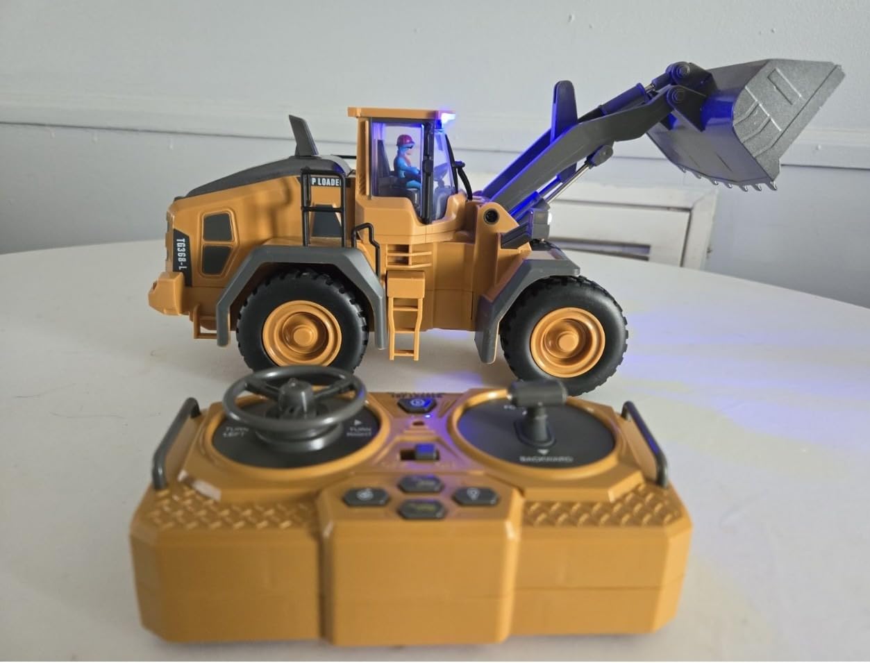 KIDMARKT Metal RC Wheel Loader Toy | 9-Channel Remote Control Construction Truck with Realistic Lights & Sounds, 1:20 Scale Rechargeable Vehicle for Boys Ages 3-12, STEM Engineering Gift for Kids customer photo 1