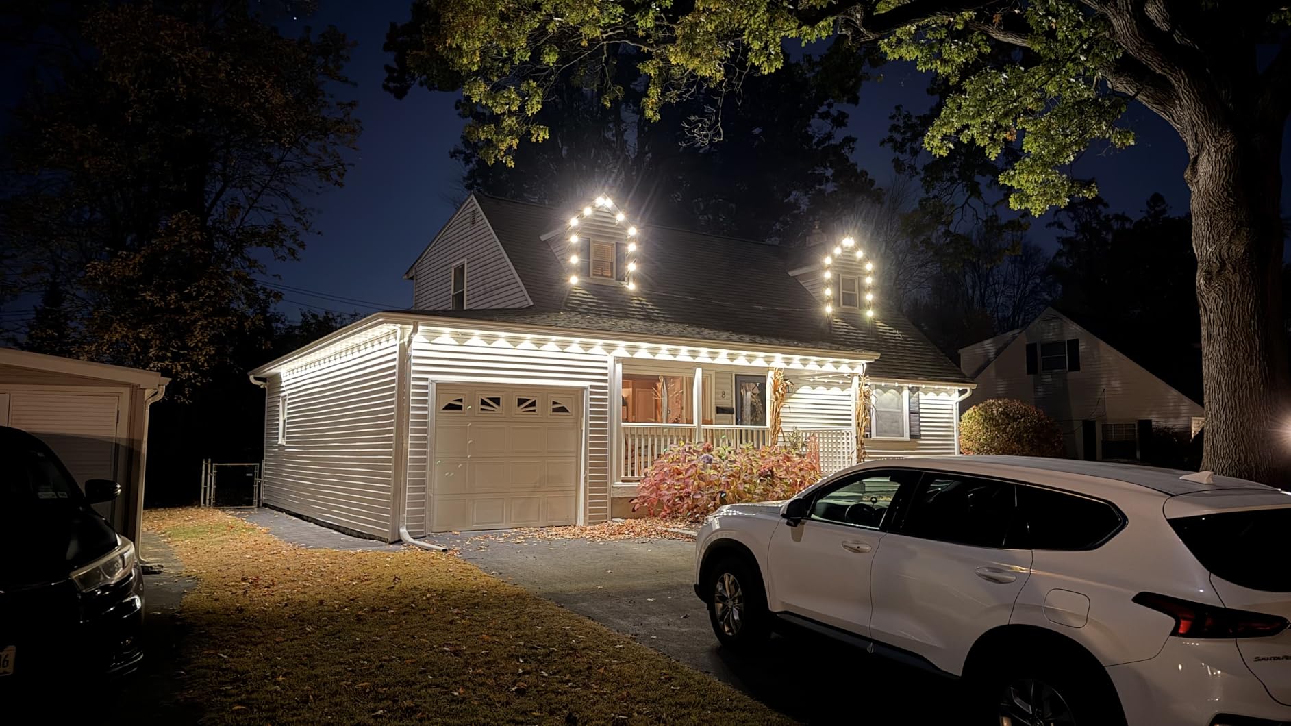 Govee Permanent Outdoor Lights 2, 150ft RGBIC Outdoor Lights with 100 Modes | 16 Million Colors, IP67 Waterproof for Outdoor, Roof, Eave, Patio, Deck, Works with Alexa, Google Assistant, White customer photo 1