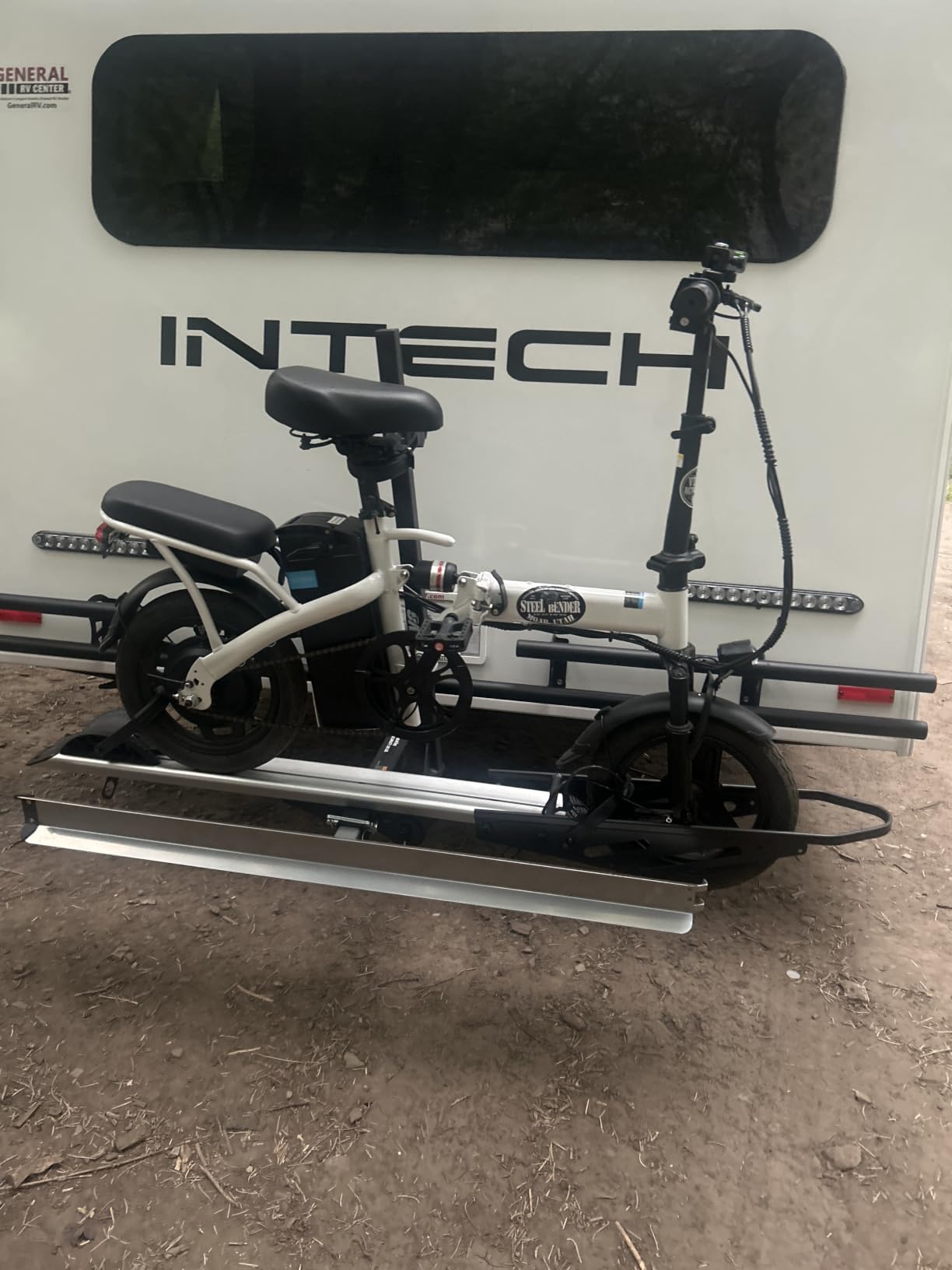 Young Hitch Mount Single Bike Rack with Ramp, 100 lbs Capacity | For Electric Bike, Bike Carrier for Truck, Trailer, RV, SUV customer photo 2