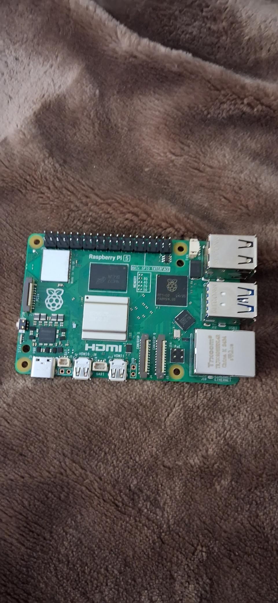 Vilros Raspberry Pi 5 Starter Kit MAX - Official 8GB RAM Pi 5 Board, 128GB Preloaded Micro SD, Case, Power Supply & Cooling - Complete Plug-and-Play Kit for Beginners & Advanced Users customer photo 2