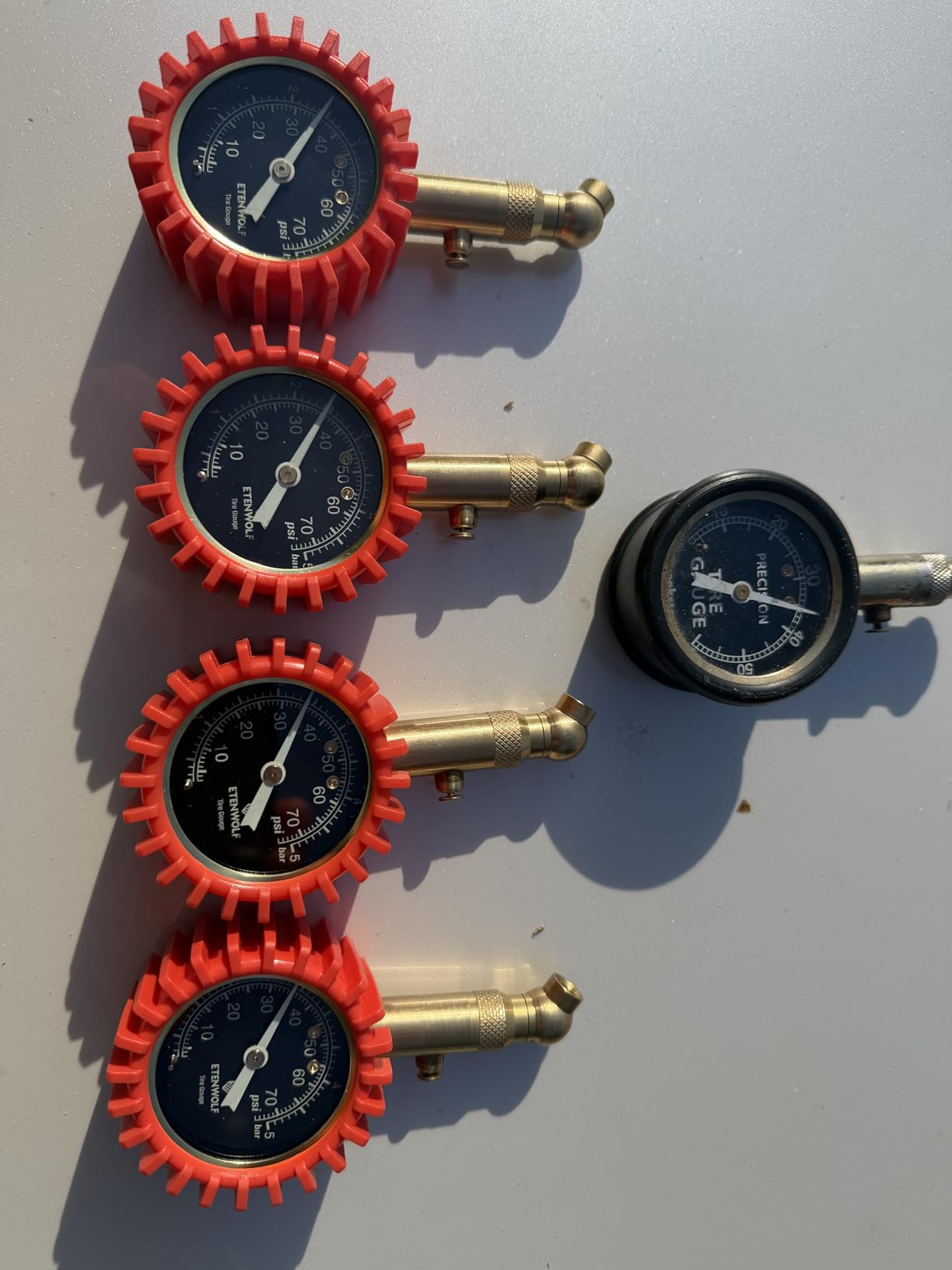 ETENWOLF Tire Pressure Gauge for Cars 0-75 PSI with Large Glow Dial, ANSI B40.1 Grade A customer photo 2