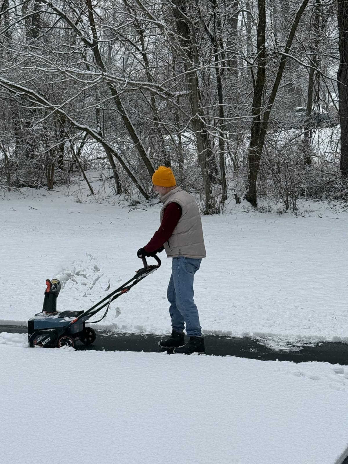 SENIX 40V 21-Inch Cordless Snow Blower with Variable-Speed Steel Auger customer photo 2