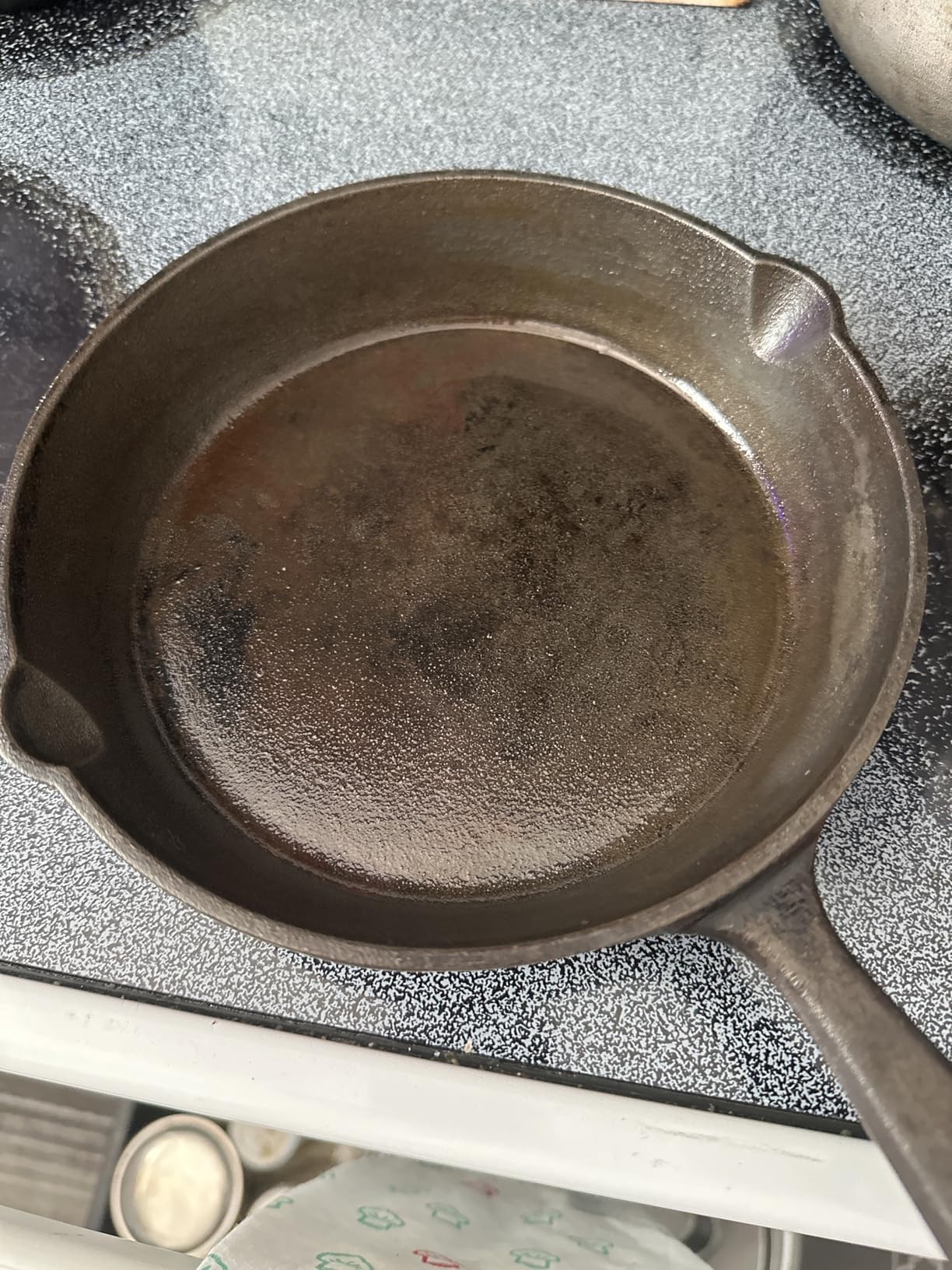 Verdana Cast Iron Seasoning Oil & Conditioner - Food Grade, Organic, Coconut Derived, No Mineral Oil - For Cast Iron Skillet, Pan, Grill & Griddle - Kosher, Non-GMO, 8 fl oz customer photo 1