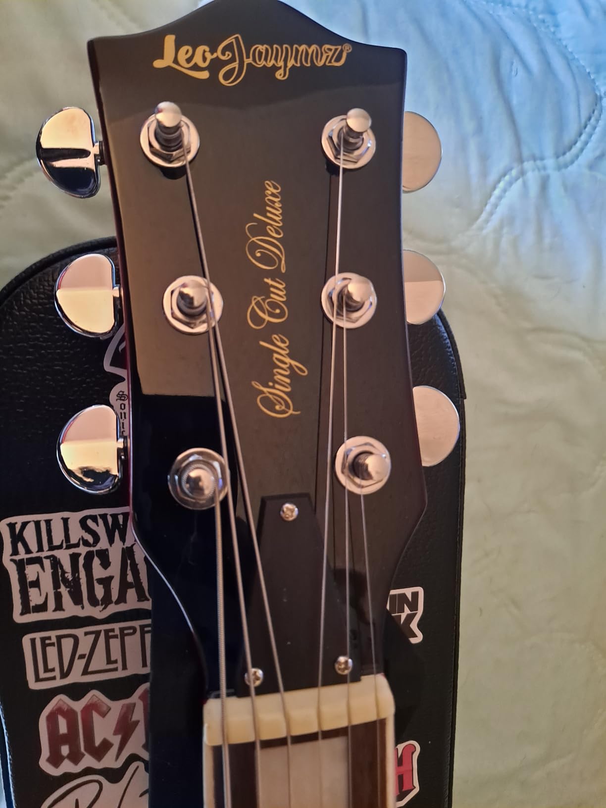 Leo Jaymz SC Series Electric Guitar - Mahogany Body, Laurel Fingerboard, Dual Humbuckers, Tune-O-Matic Bridge, C Neck, 18:1 Tuners (Black Green) customer photo 2