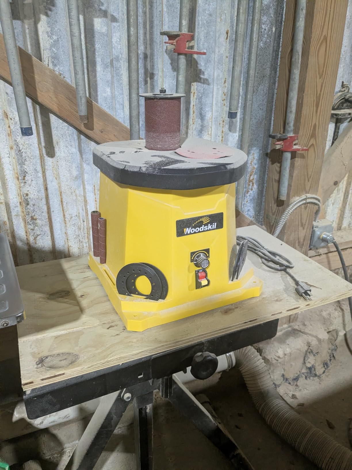 4A Variable Speed Oscillating Spindle Sander, 1000-1800RPM Variable Speed Spindle Sander with Multiple Sanding Sleeves, Efficient Dust Collection, and Compact Design for Woodworking Projects customer photo 1