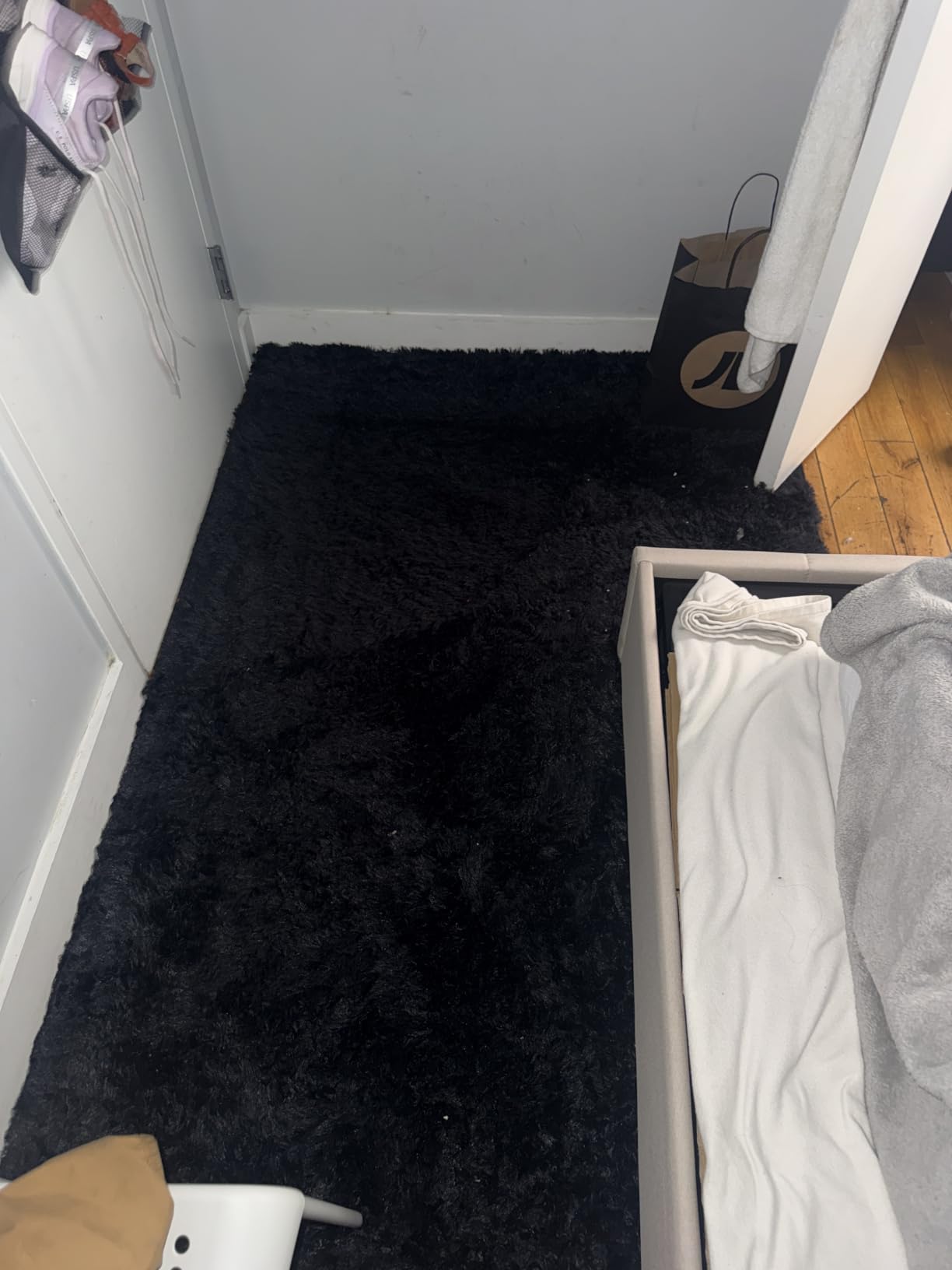 FinRèc Soft Black Area Rugs for Bedroom Living Room, 4x6 Feet Modern Indoor Fluffy Shaggy Rug, Non-Slip Fuzzy Furry Rug for Nursery Kids Room Dorm Room Home Decor, High Pile Plush Floor Carpet customer photo 2