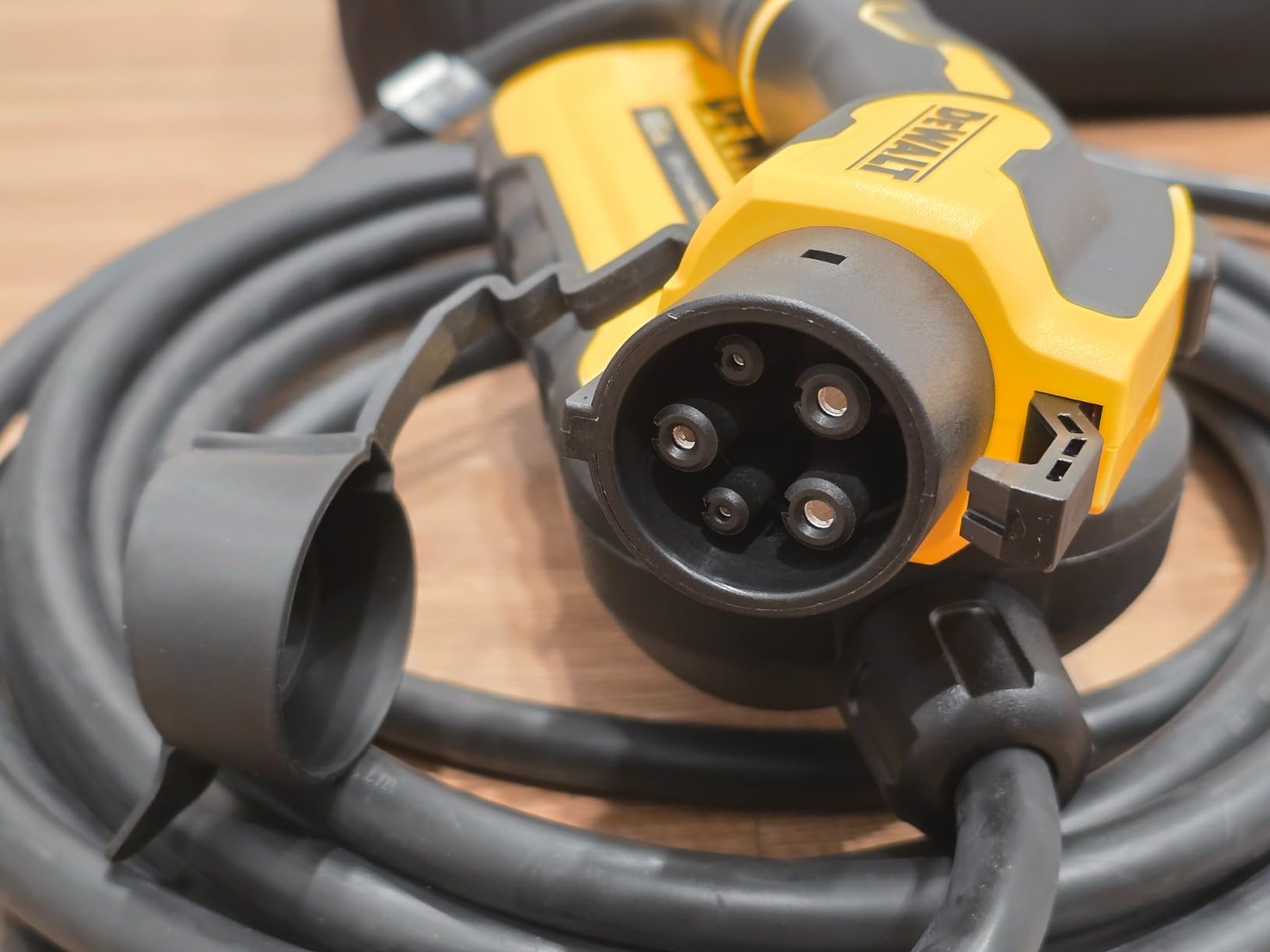 DEWALT Level 1 & 2 Portable EV Charger, 16 Amps, 120-240V, 25 Ft. Cable | CSA certified, indoor/outdoor use, NEMA 6-20 plug with 5-15 adapter included customer photo 1