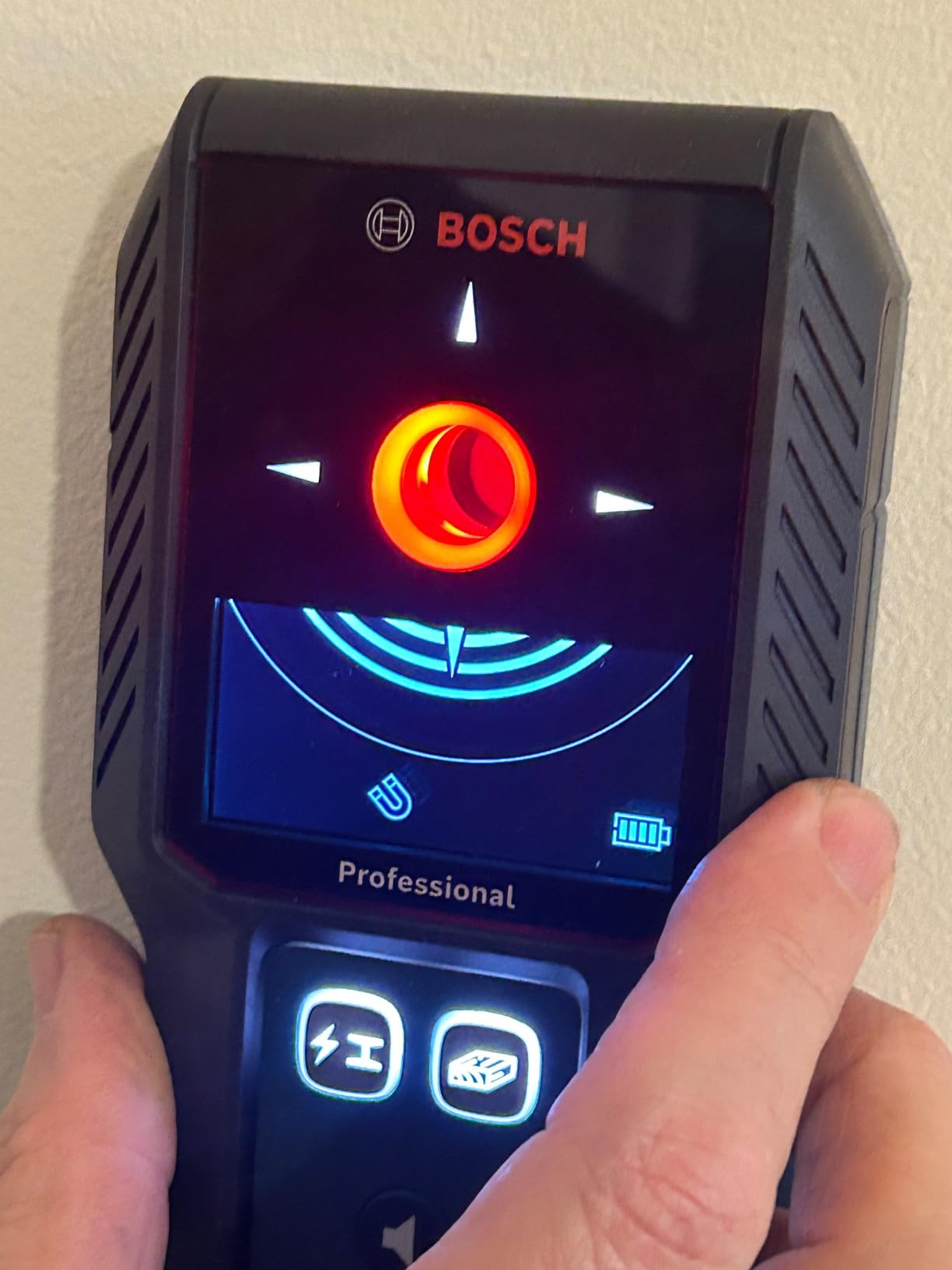 BOSCH GMS120-27 Professional Wall Scanner, Multi-Function Stud Finder, and Live Wire Detector for Electricians, Plumbers & Contractors, Wall Detector Scanner customer photo 1